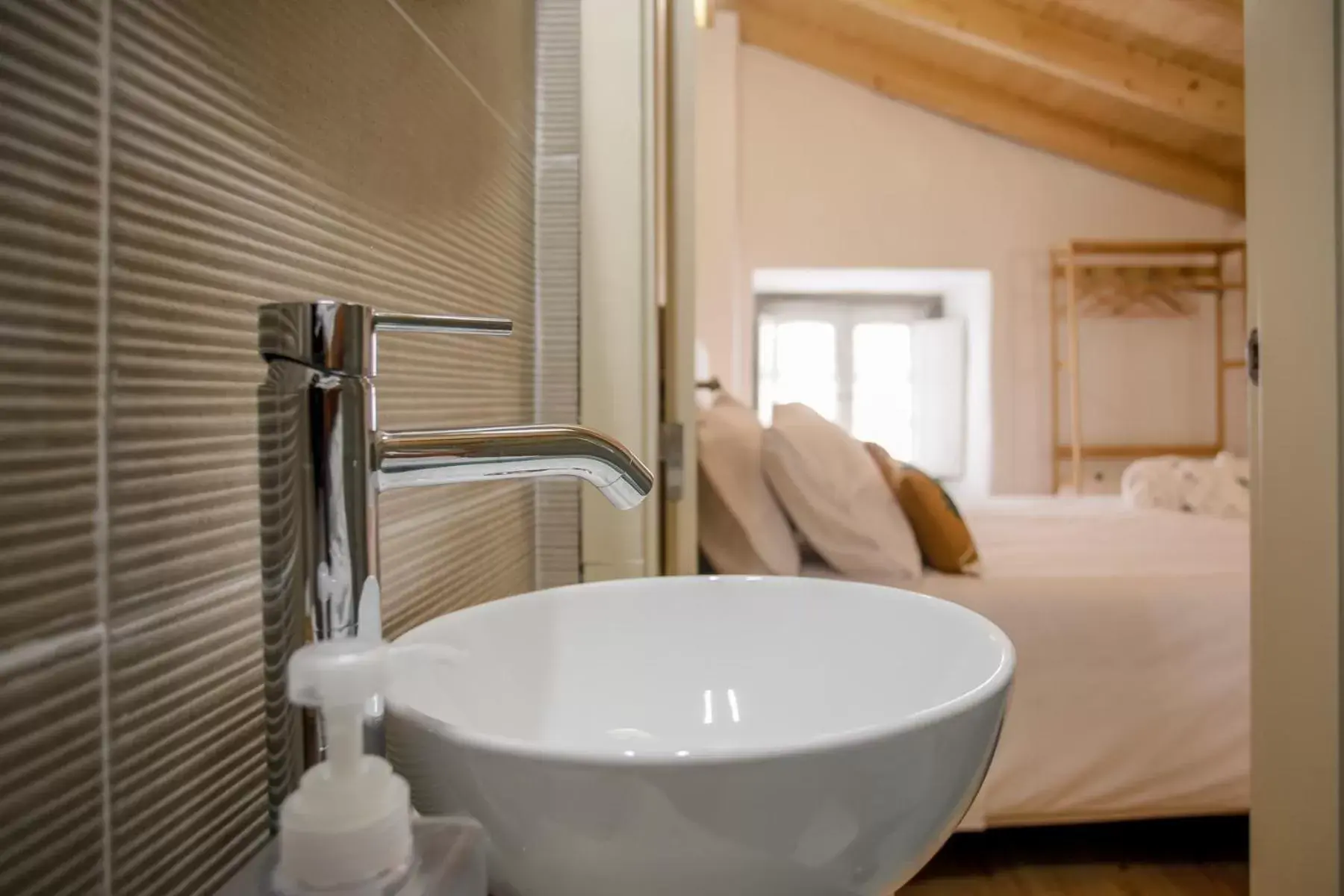 Bathroom in Óbidos Pátio House