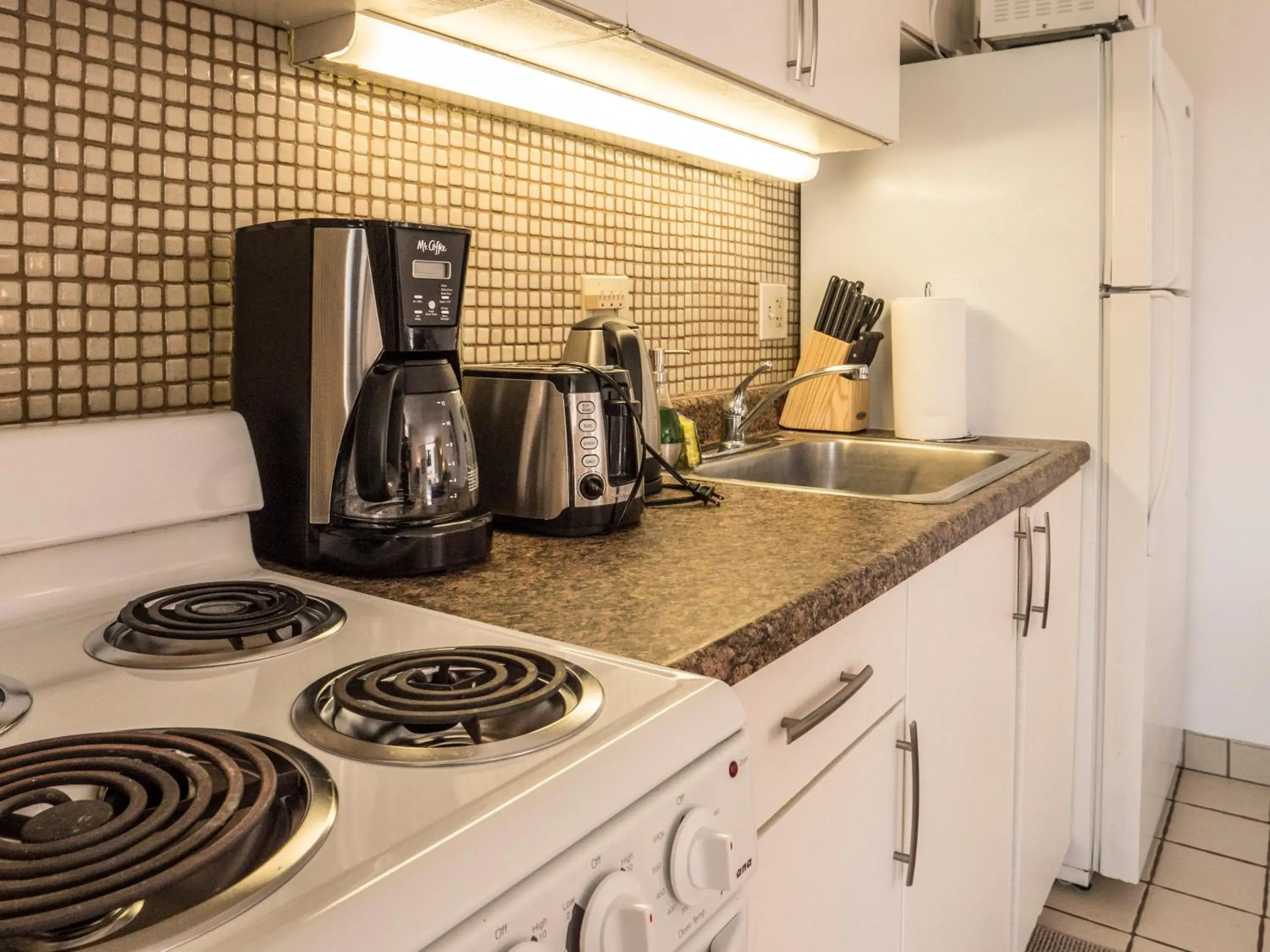 Kitchen/Kitchenette in Tropical Studios at Marine Surf Waikiki - FREE PARKING - BEST LOCATION - FULL KITCHEN - SWIMMING POOL