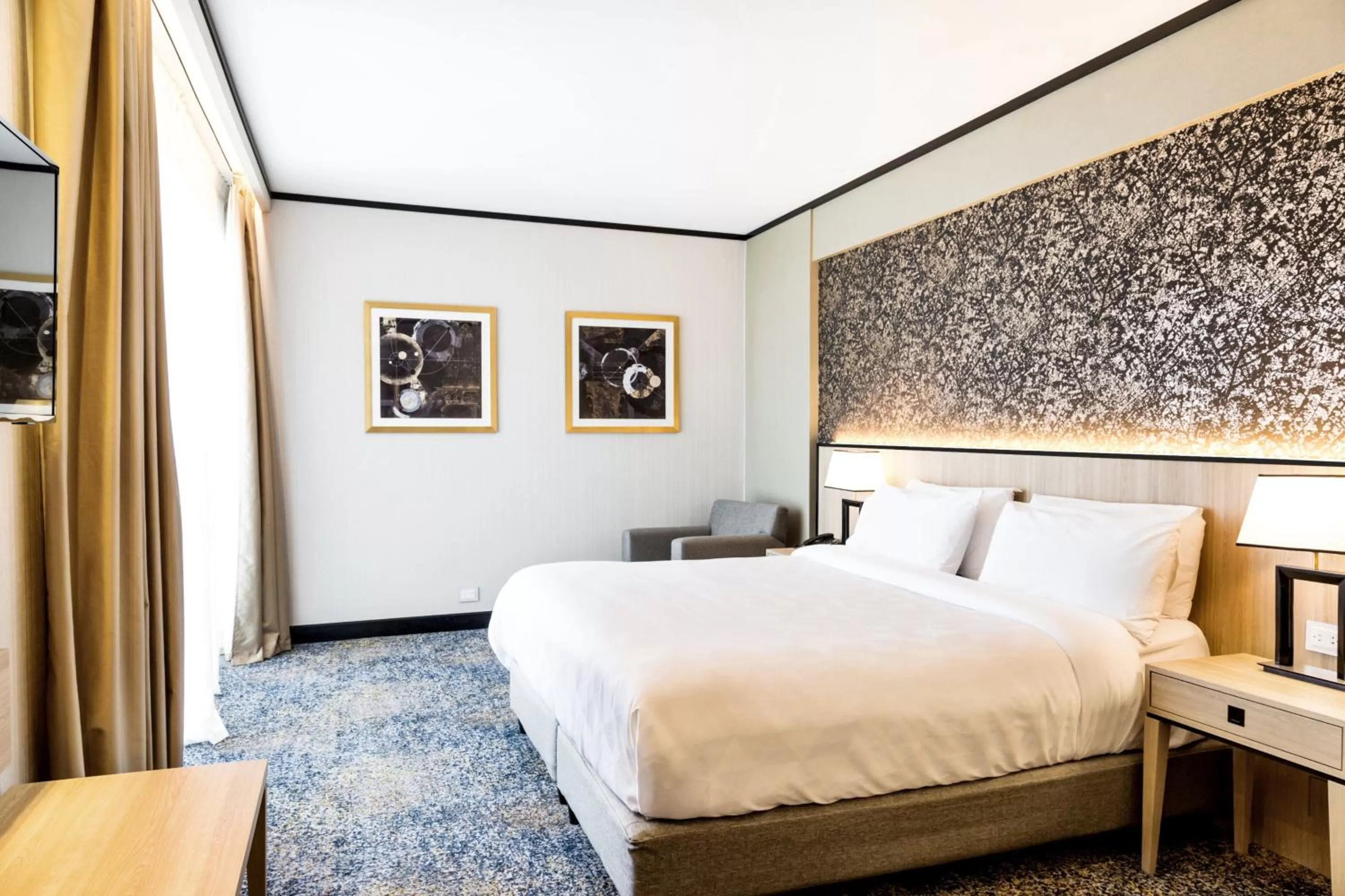 Photo of the whole room, Bed in Holiday Inn Rosario by IHG