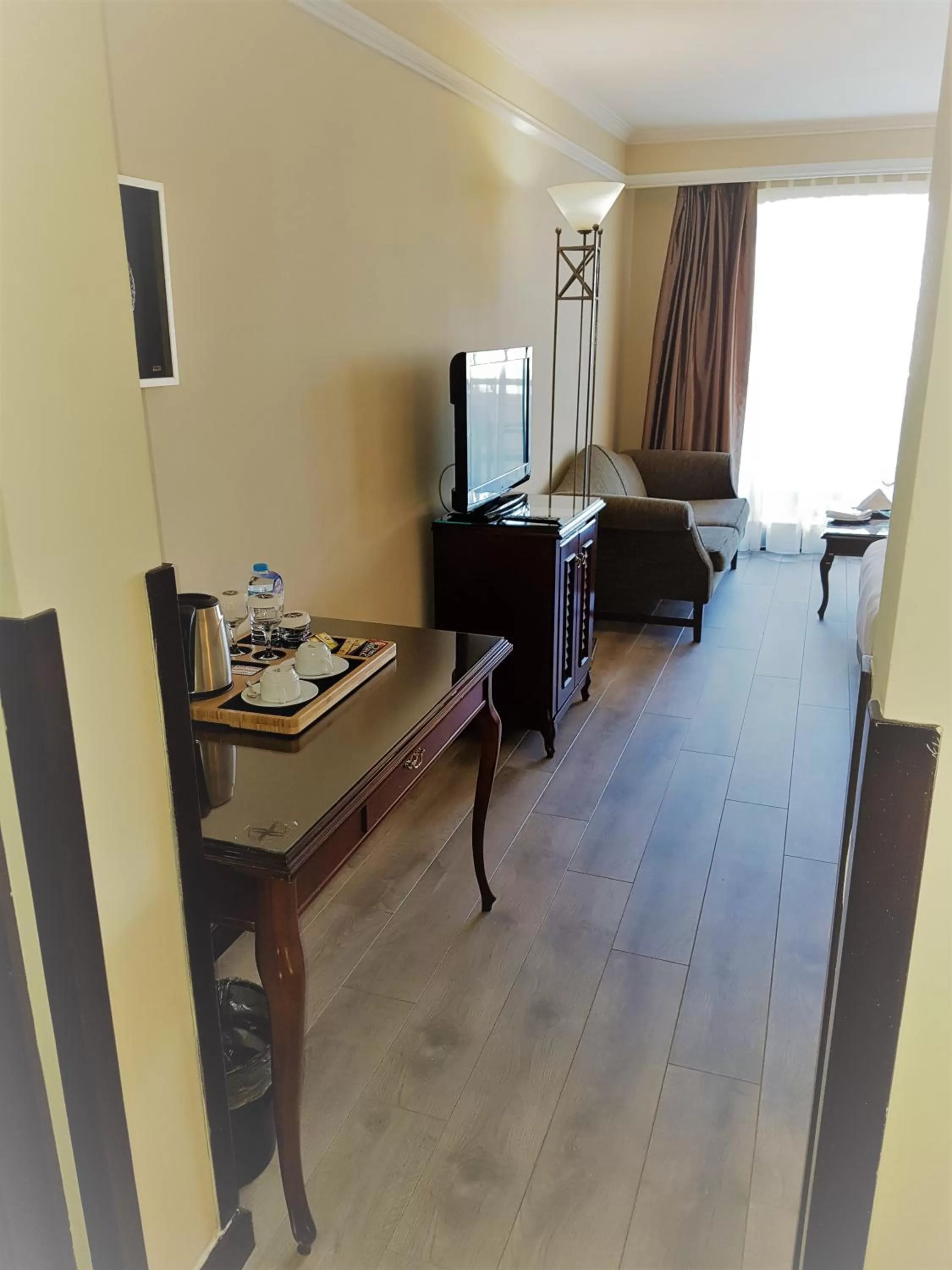 Coffee/tea facilities, Bed in Karaca Hotel