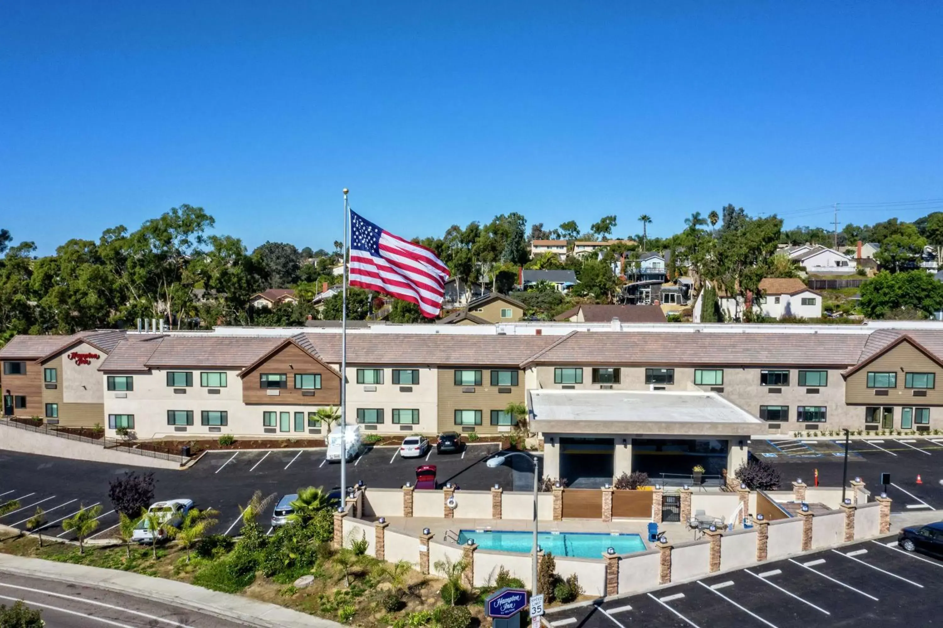 Property building in Hampton by Hilton Encinitas-Cardiff Encinitas, CA Property building in Hampton by Hilton Encinitas-Cardiff Encinitas, CA