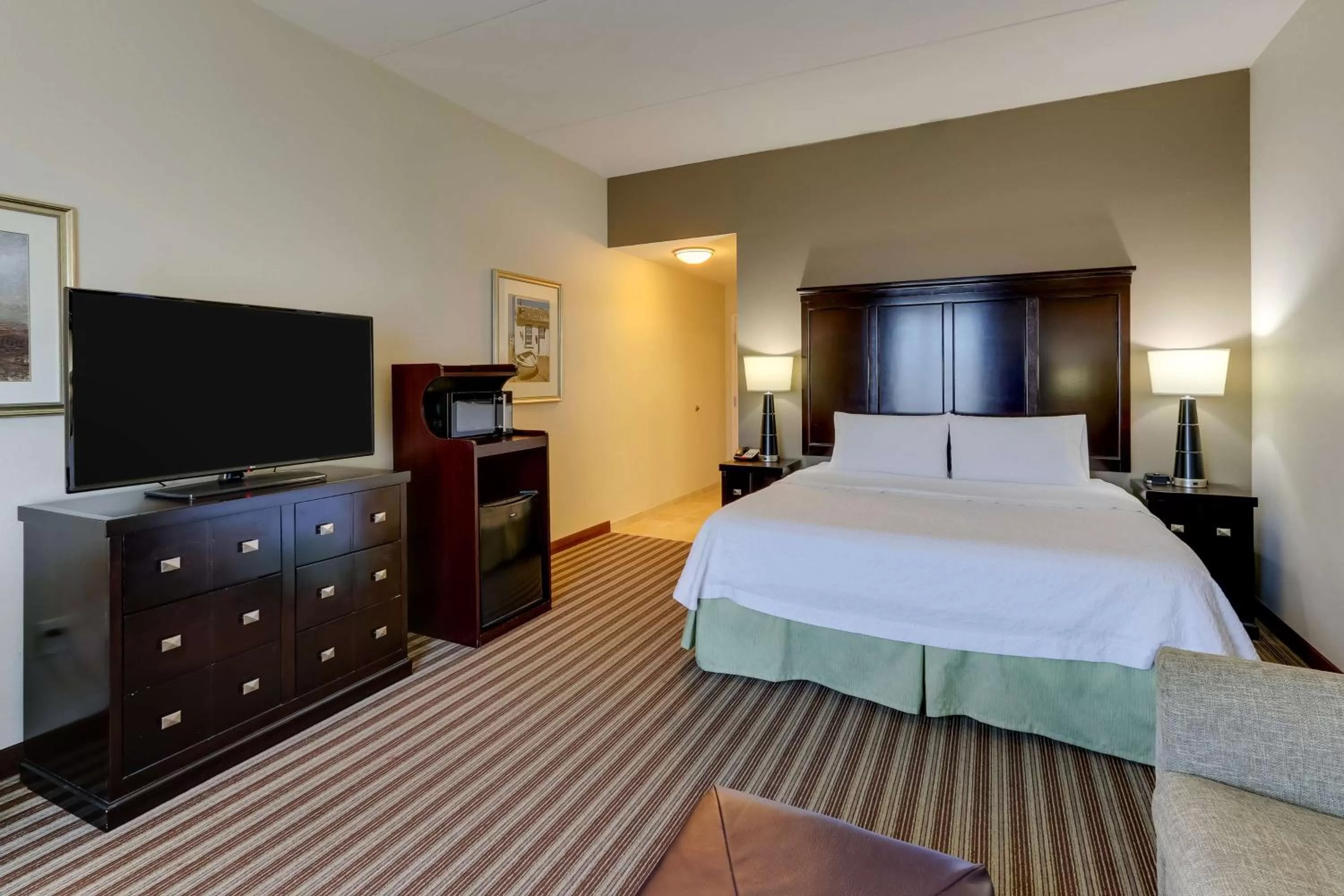 Bedroom, Bed in Hampton Inn and Suites Swansboro Near Camp Lejeune