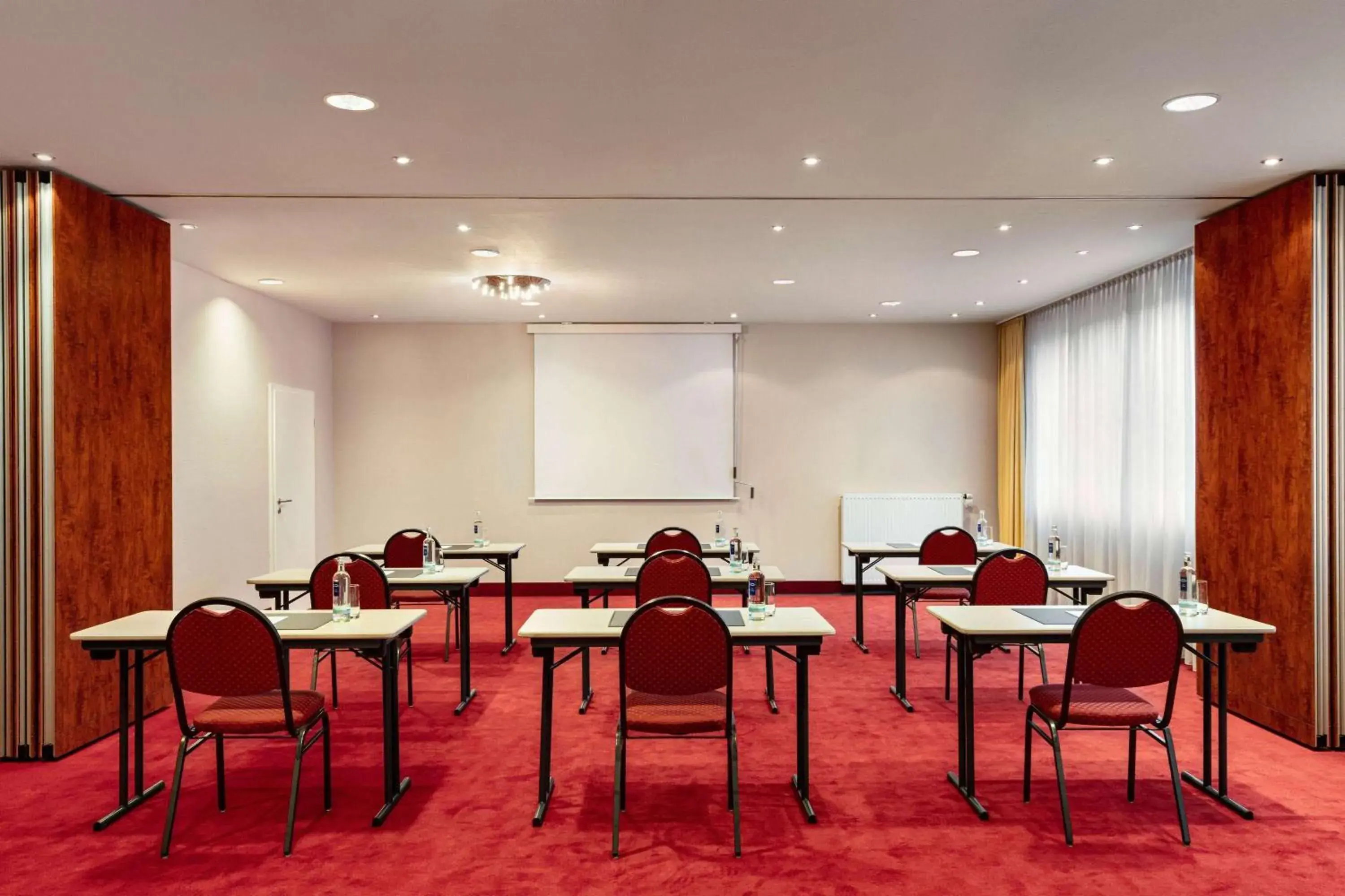 Meeting/conference room in Amedia Frankfurt Russelsheim Trademark Collection by Wyndham