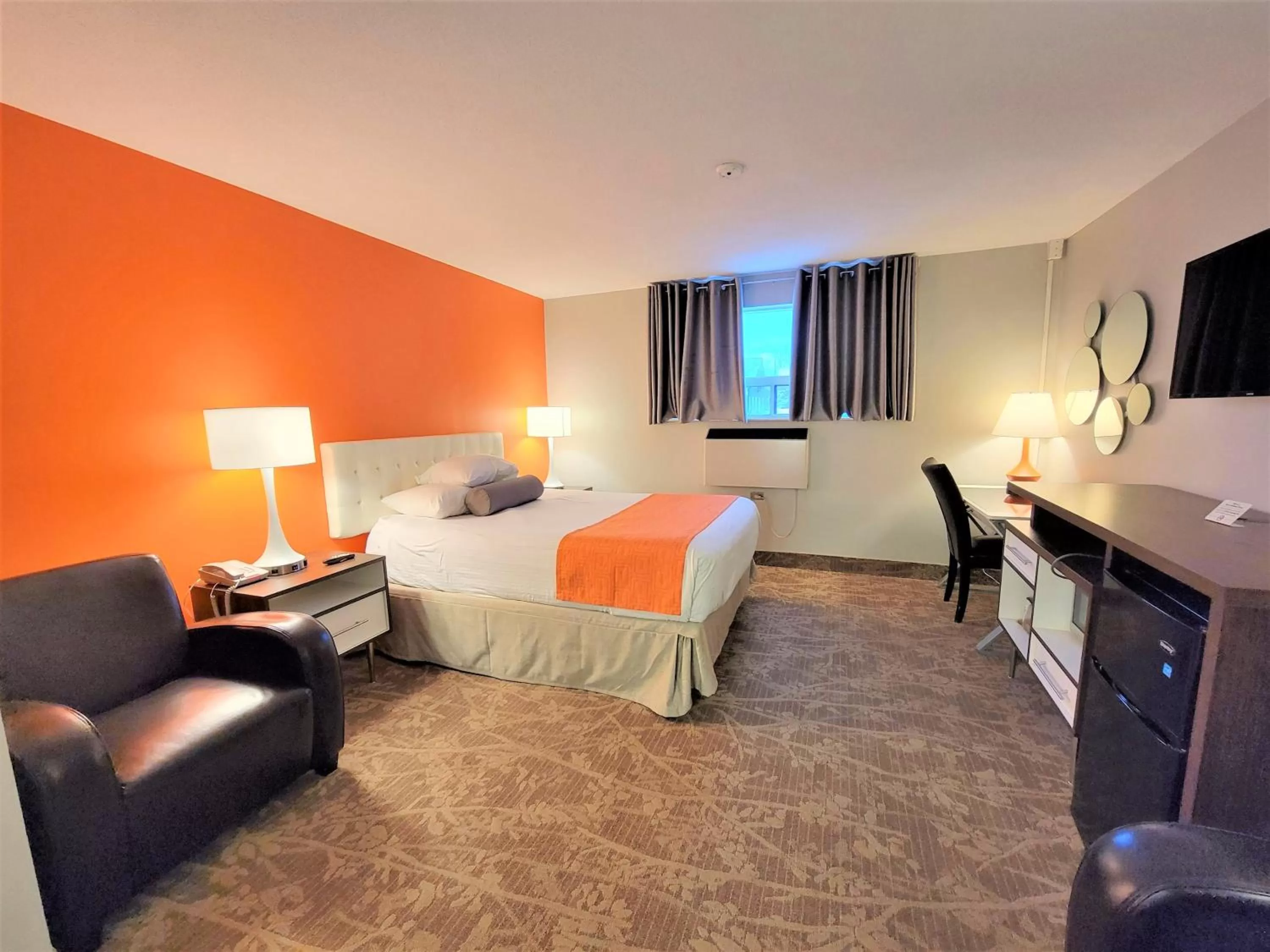 Bedroom, Bed in Howard Johnson by Wyndham Gravenhurst