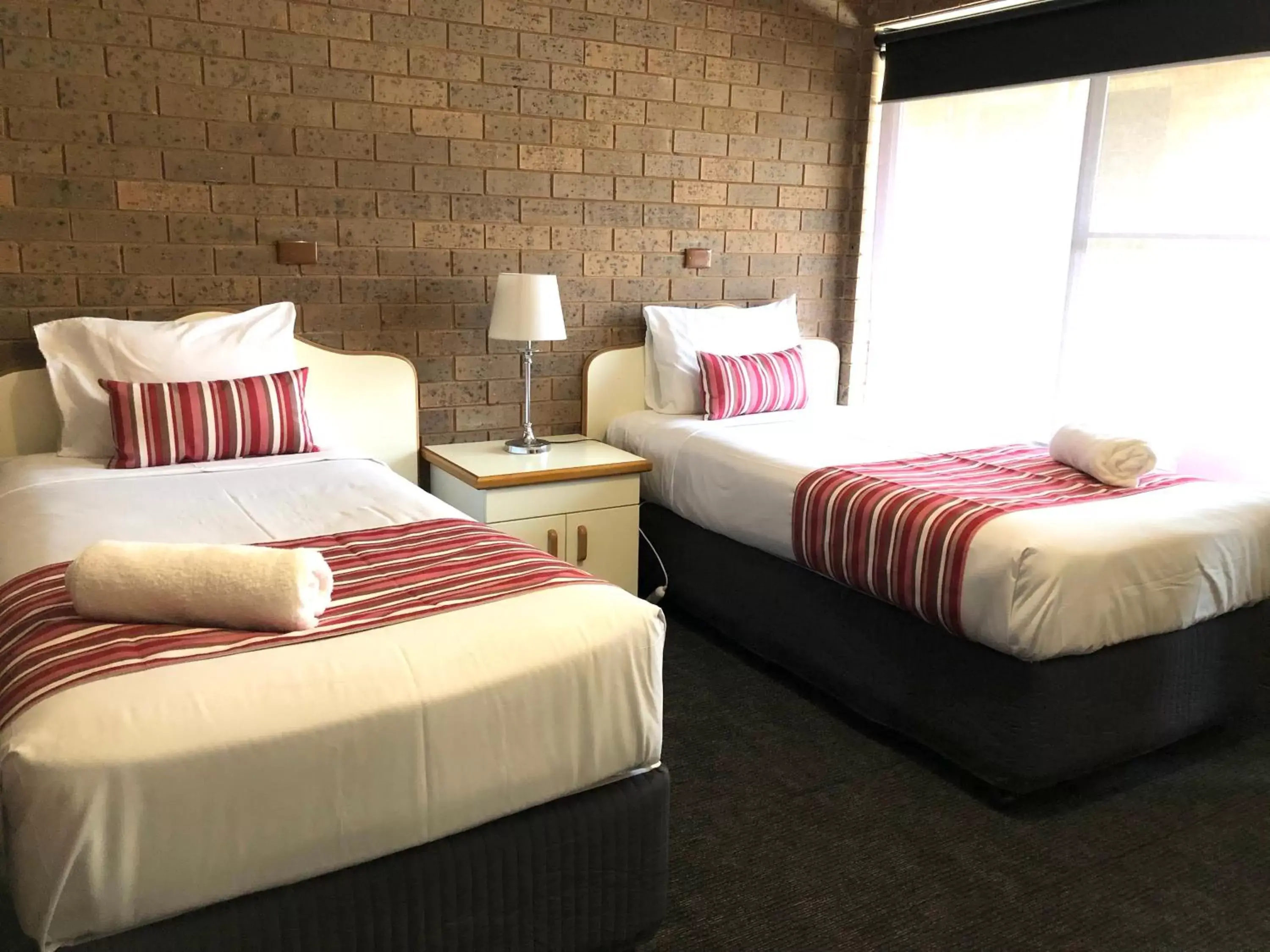 Bed in Golfview Motor Inn