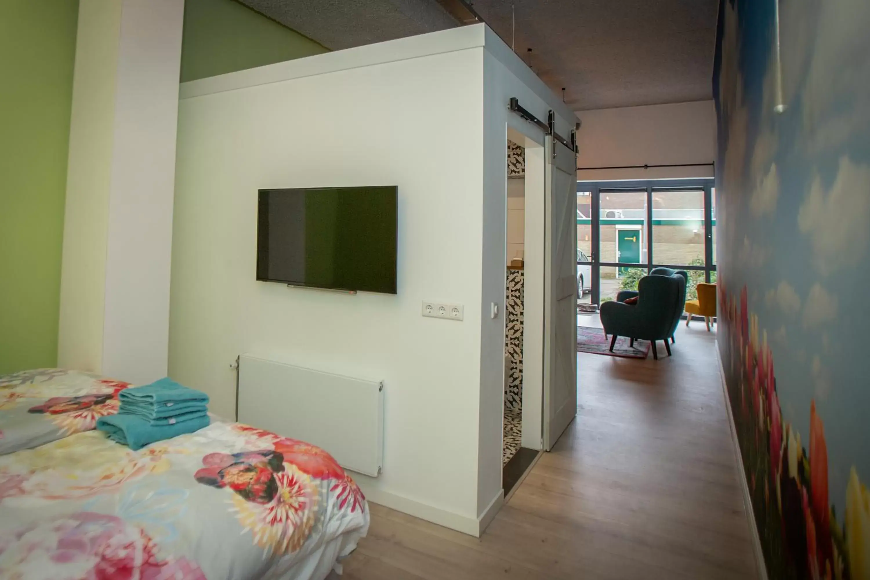 Bed, TV/Entertainment Center in Bed & Breakfast Bakker Meijer