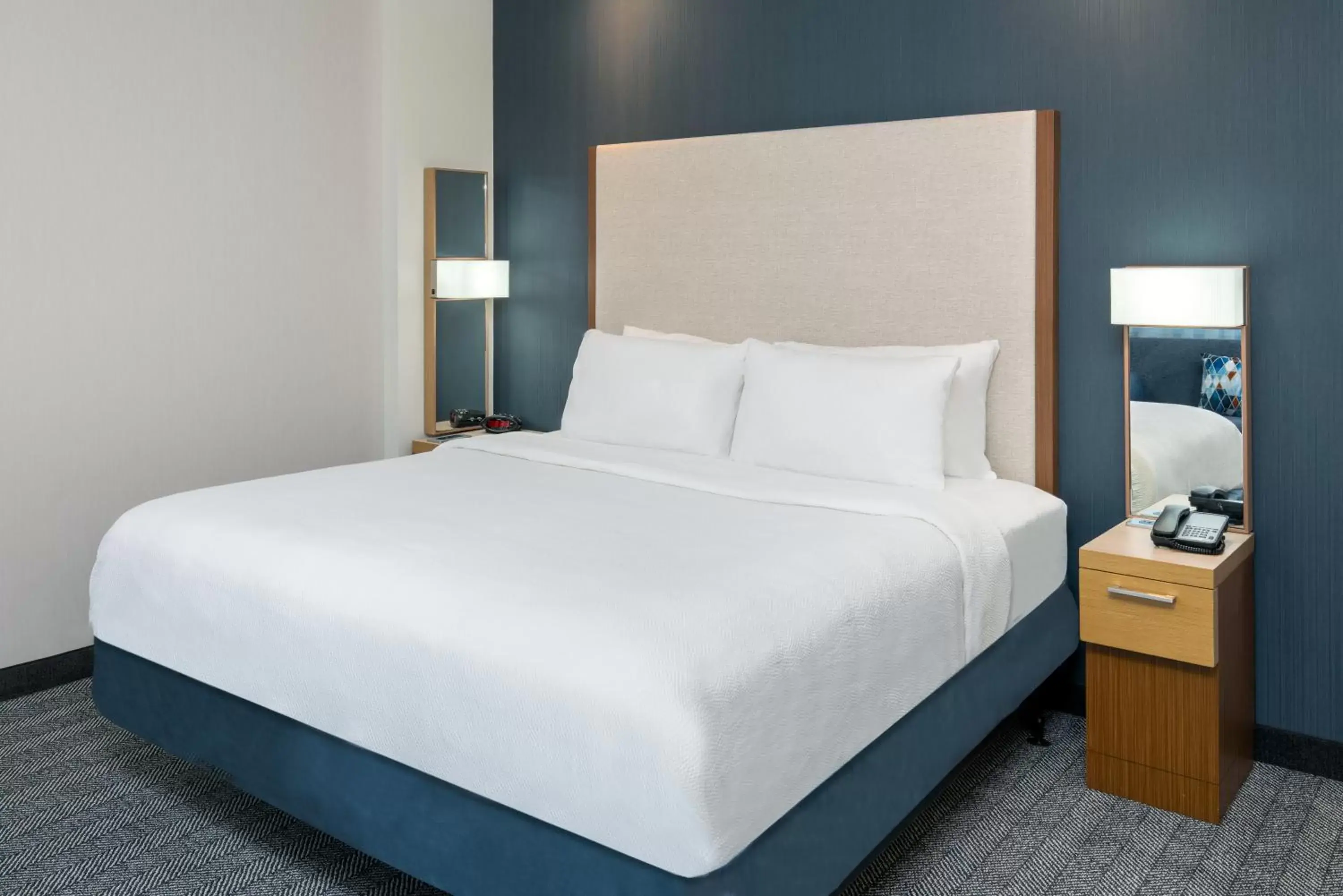 Bed in Courtyard by Marriott Buffalo Downtown/Canalside