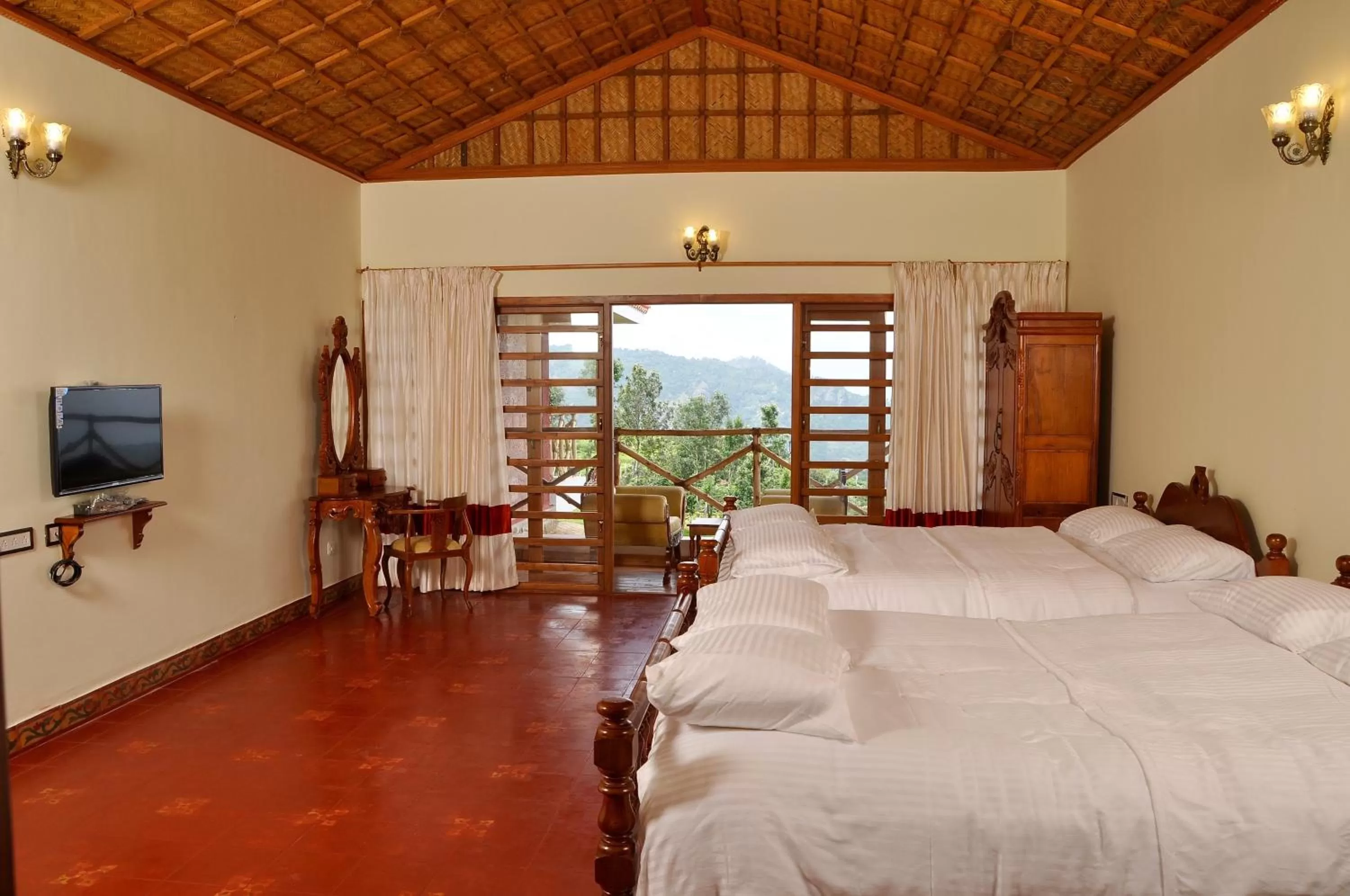 Photo of the whole room, Bed in Hanging Huts Resorts