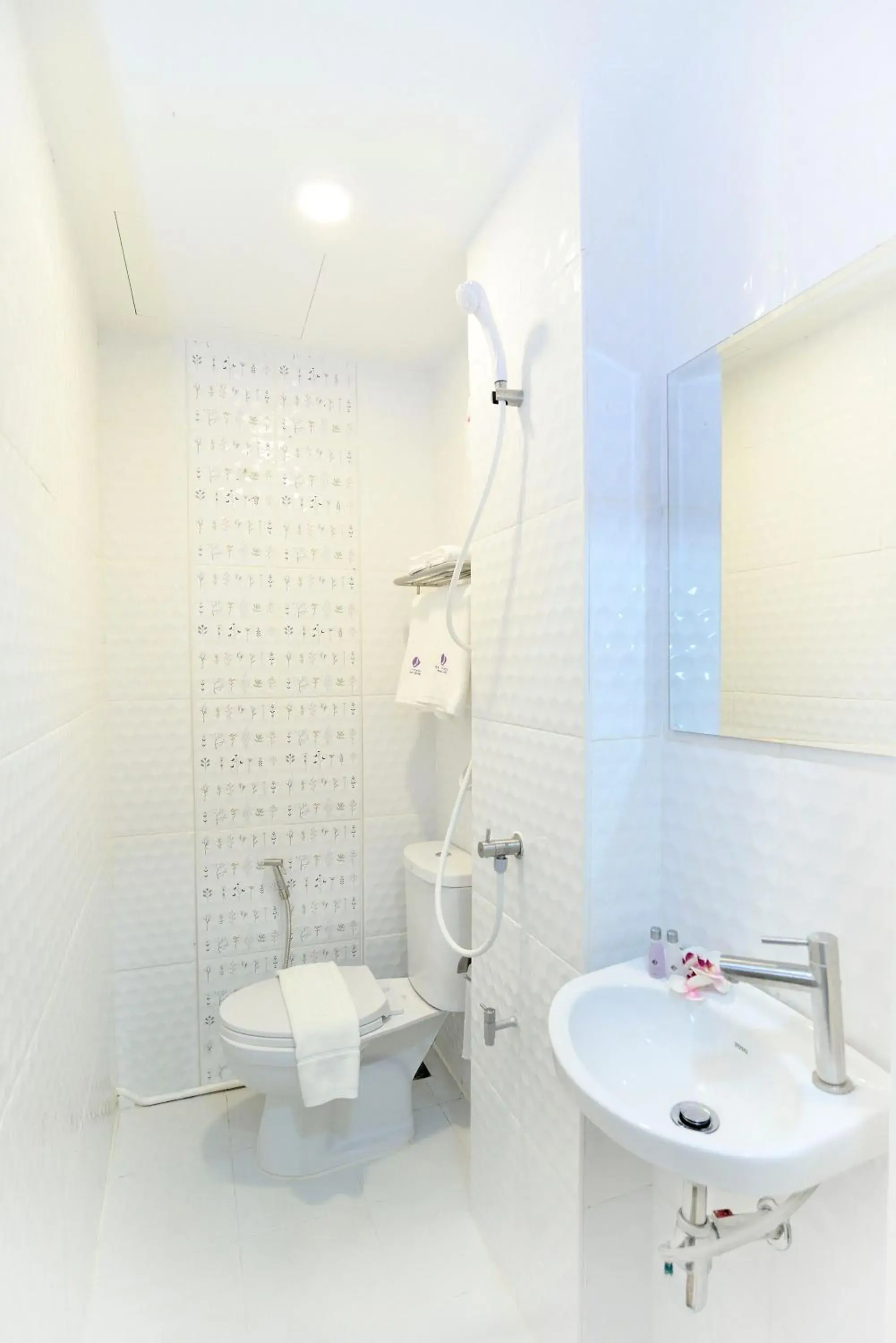 Toilet, Bathroom in De Lavender Bangkok Hotel