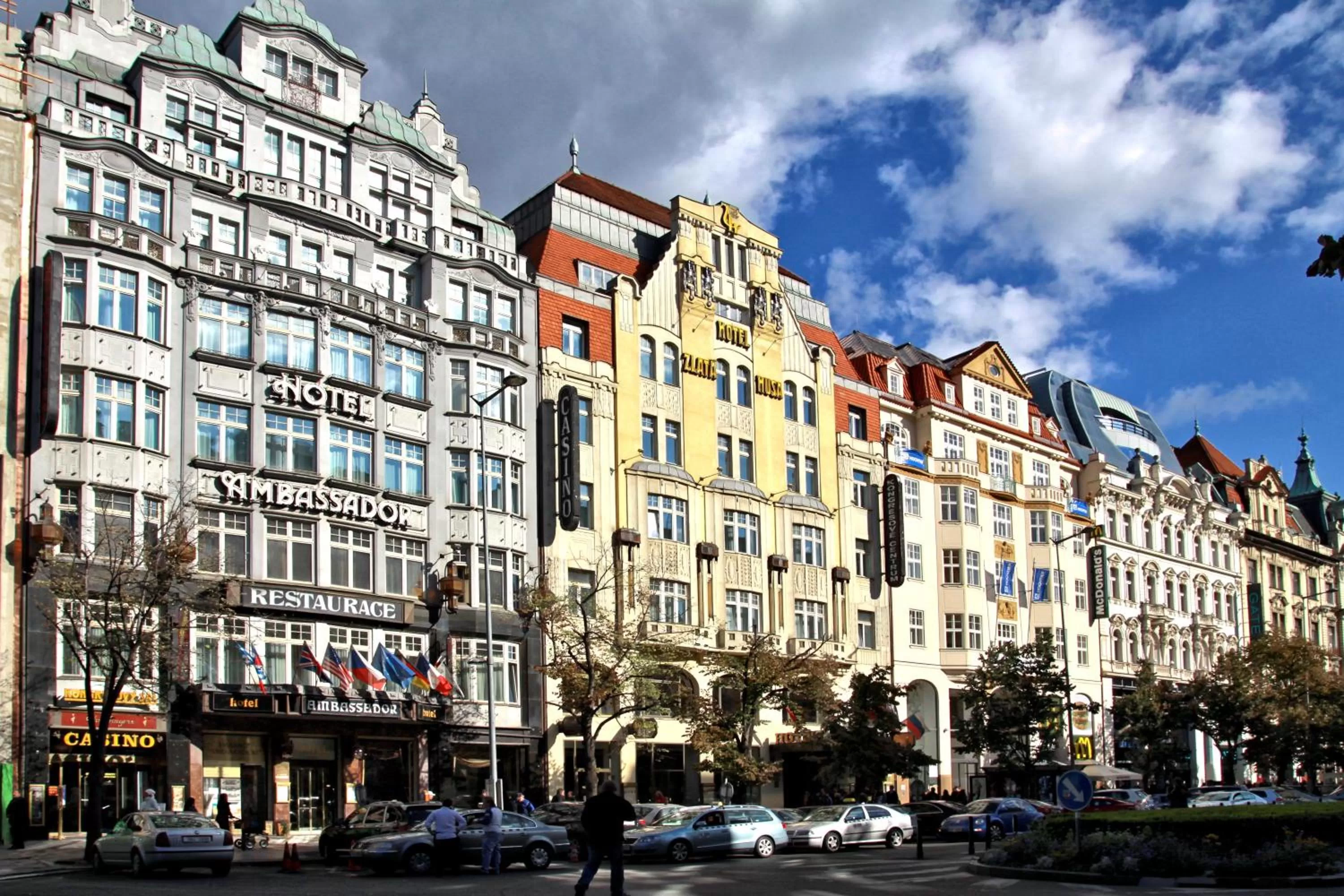 Facade/entrance in Ambassador Zlata Husa
