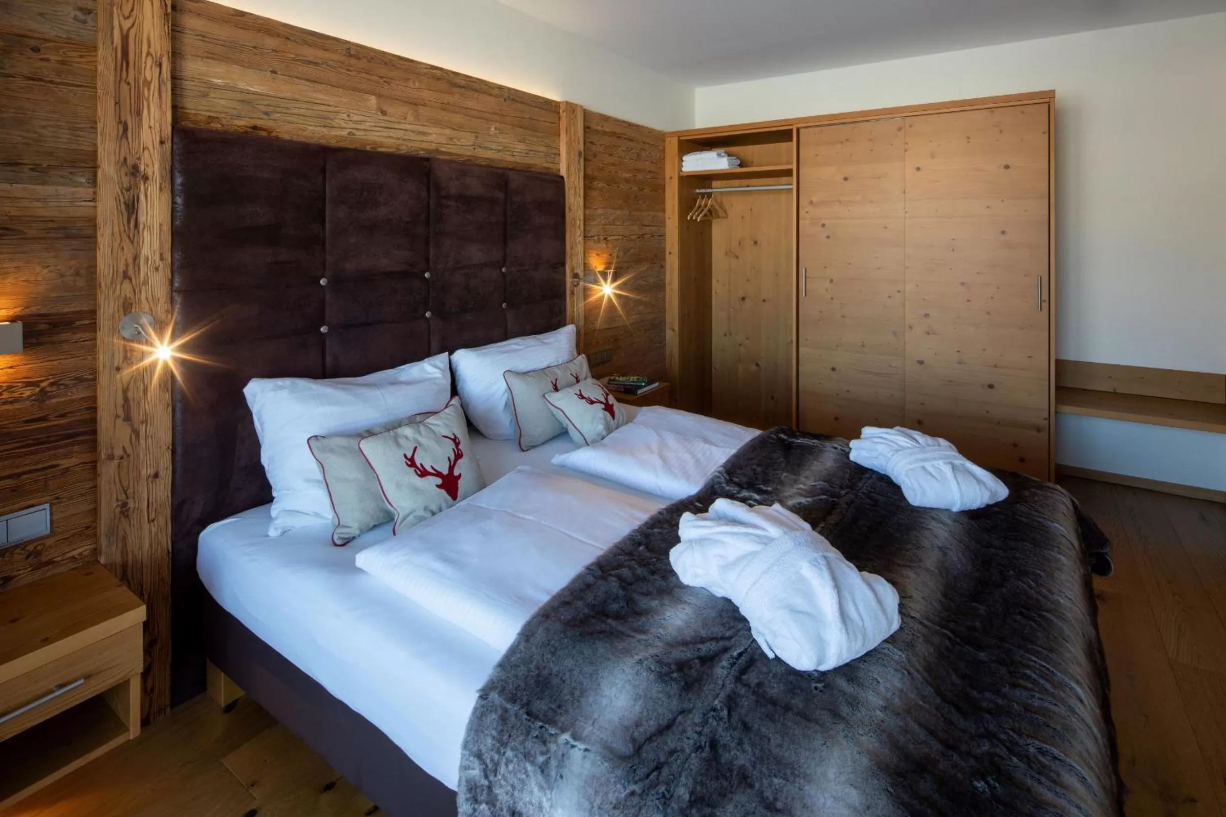 Photo of the whole room, Bed in APART Resort Westendorf
