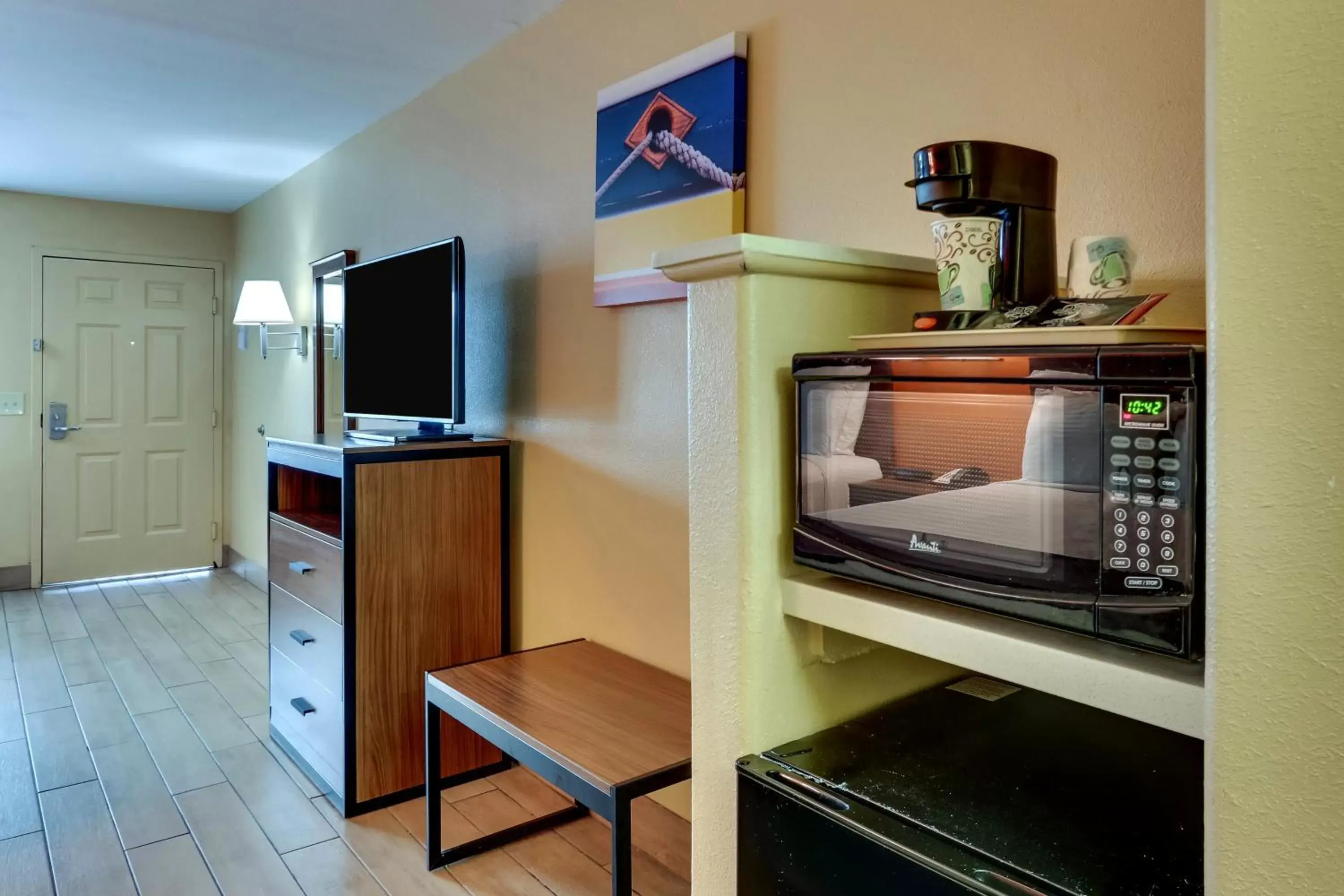 TV/Entertainment Center in Captains Quarters Inn