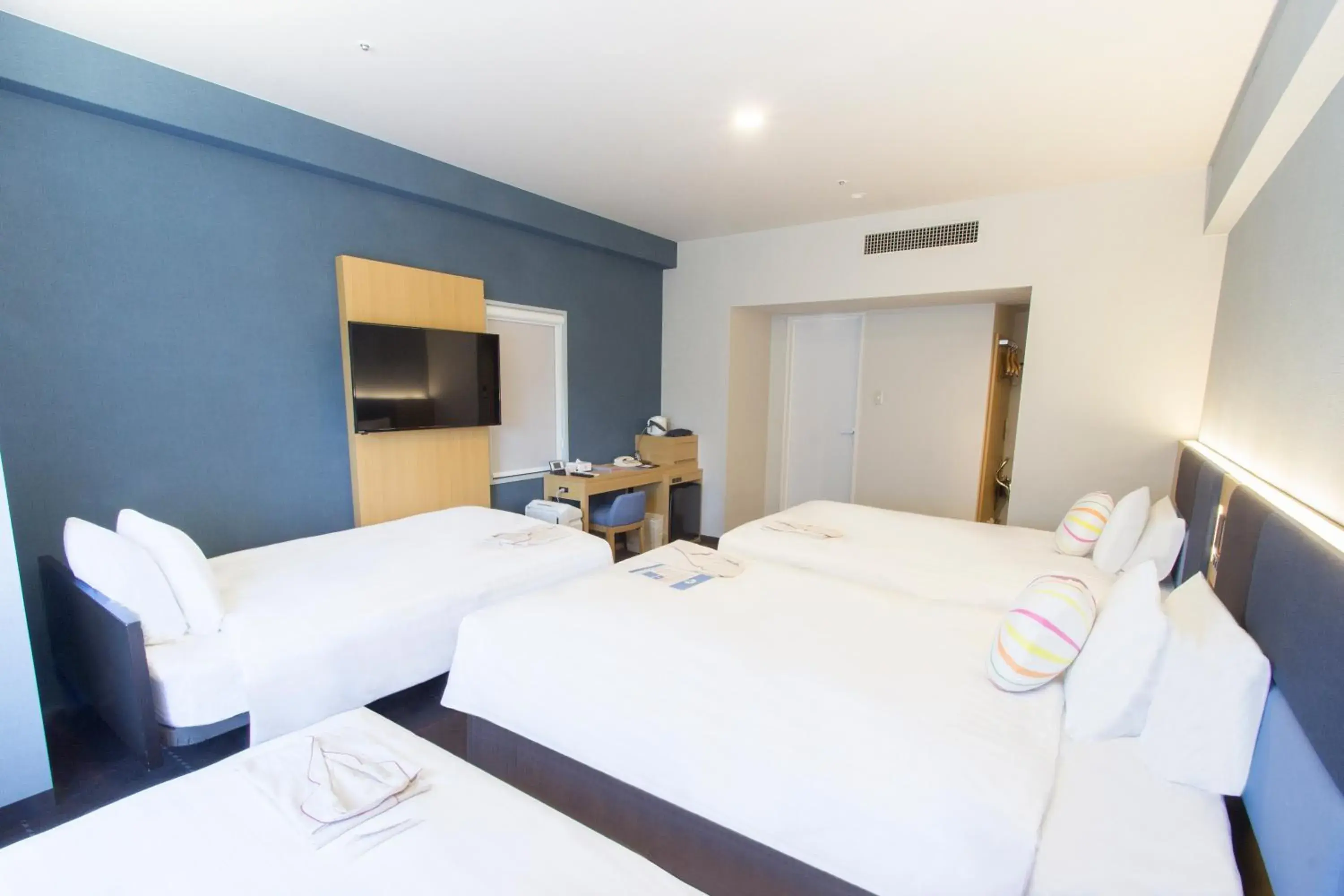 Photo of the whole room, Bed in Hearton Hotel Kyoto Photo of the whole room, Bed in Hearton Hotel Kyoto