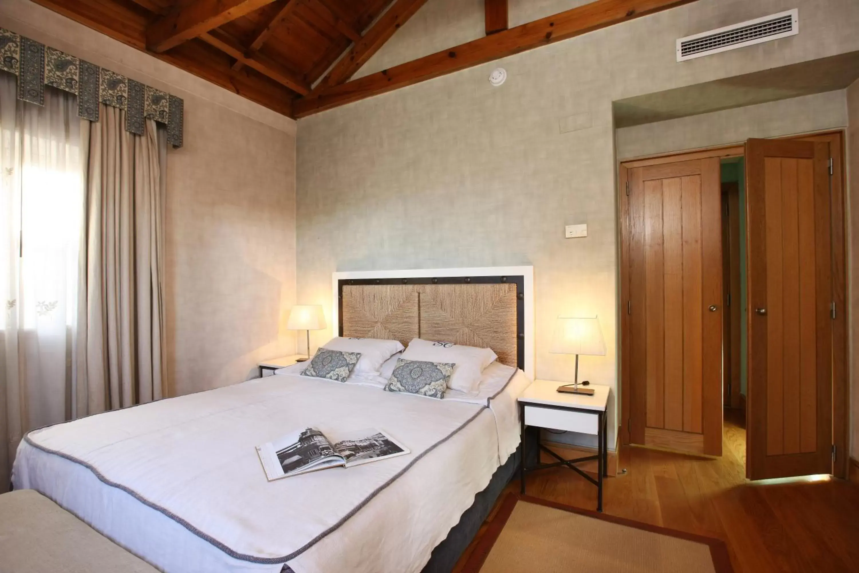 Bedroom, Bed in Solar do Castelo - Lisbon Heritage Collection - Alfama