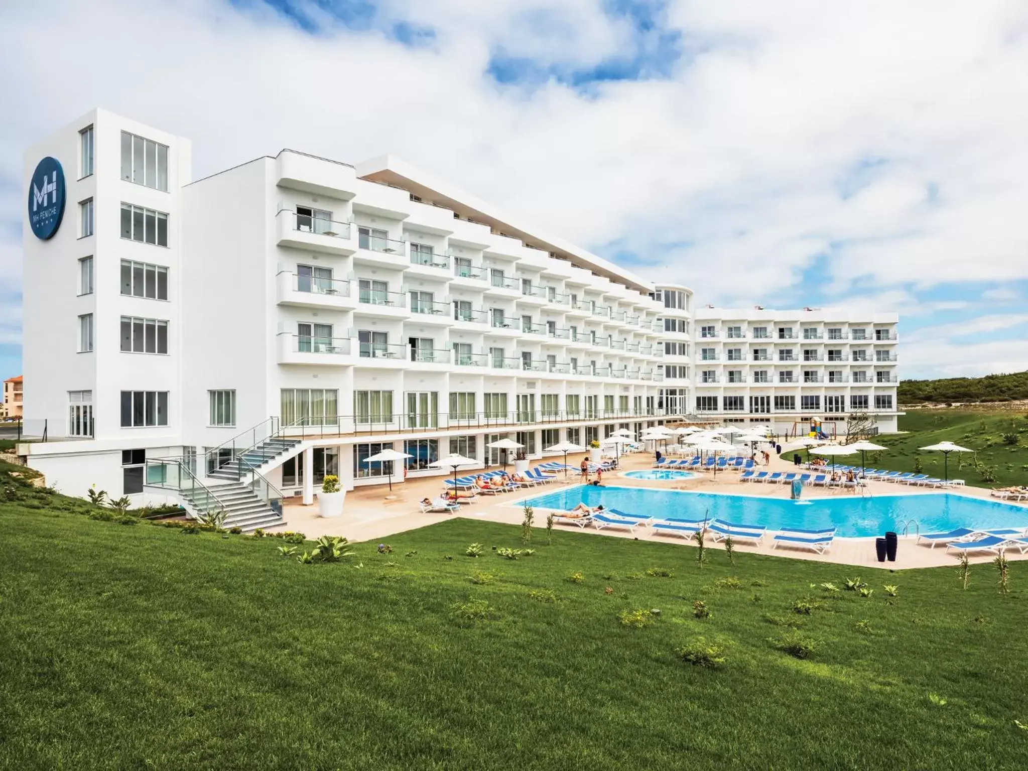 Facade/entrance, Swimming Pool in MH Peniche