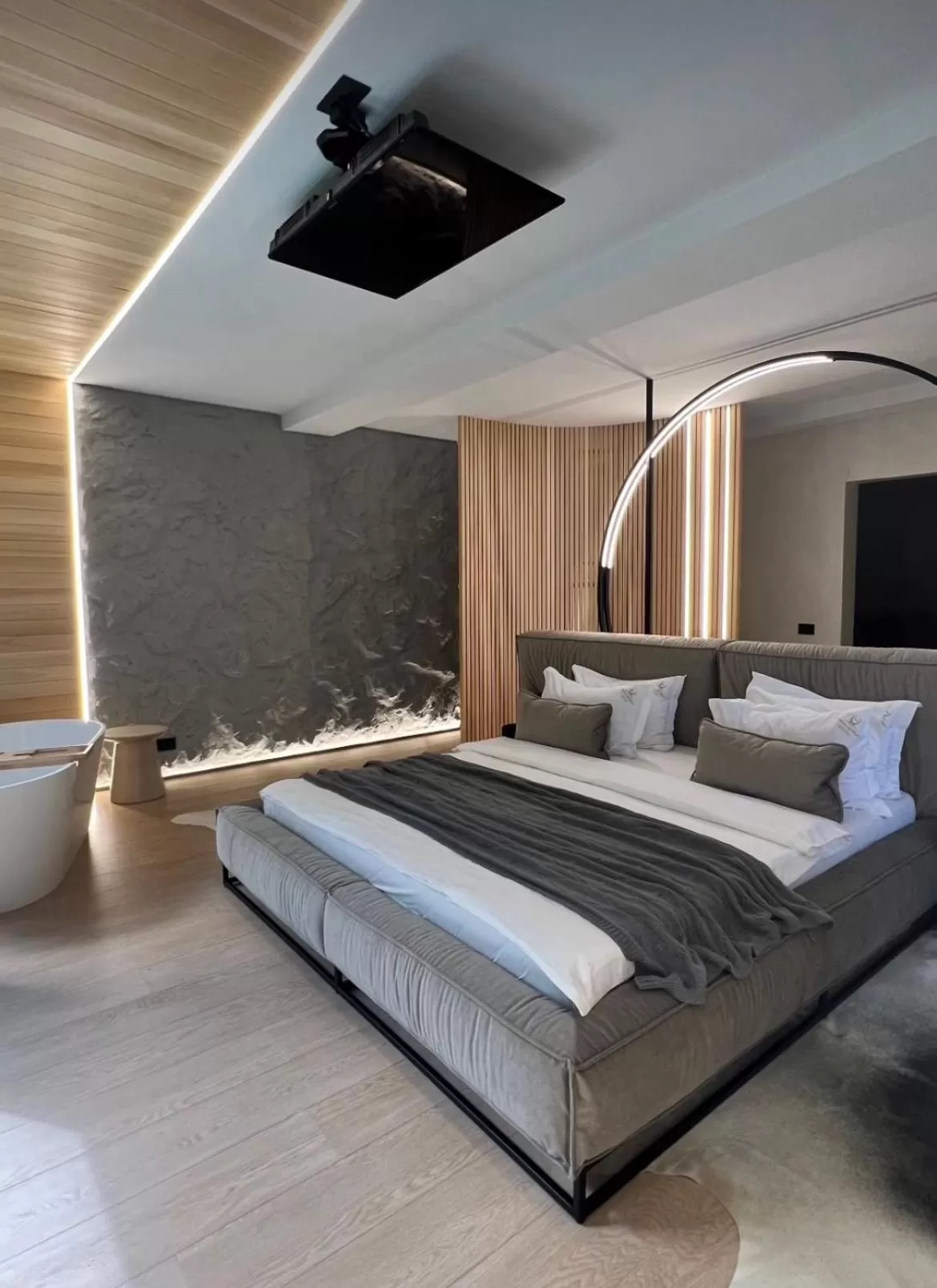 Bed in Garden Retreat Junior