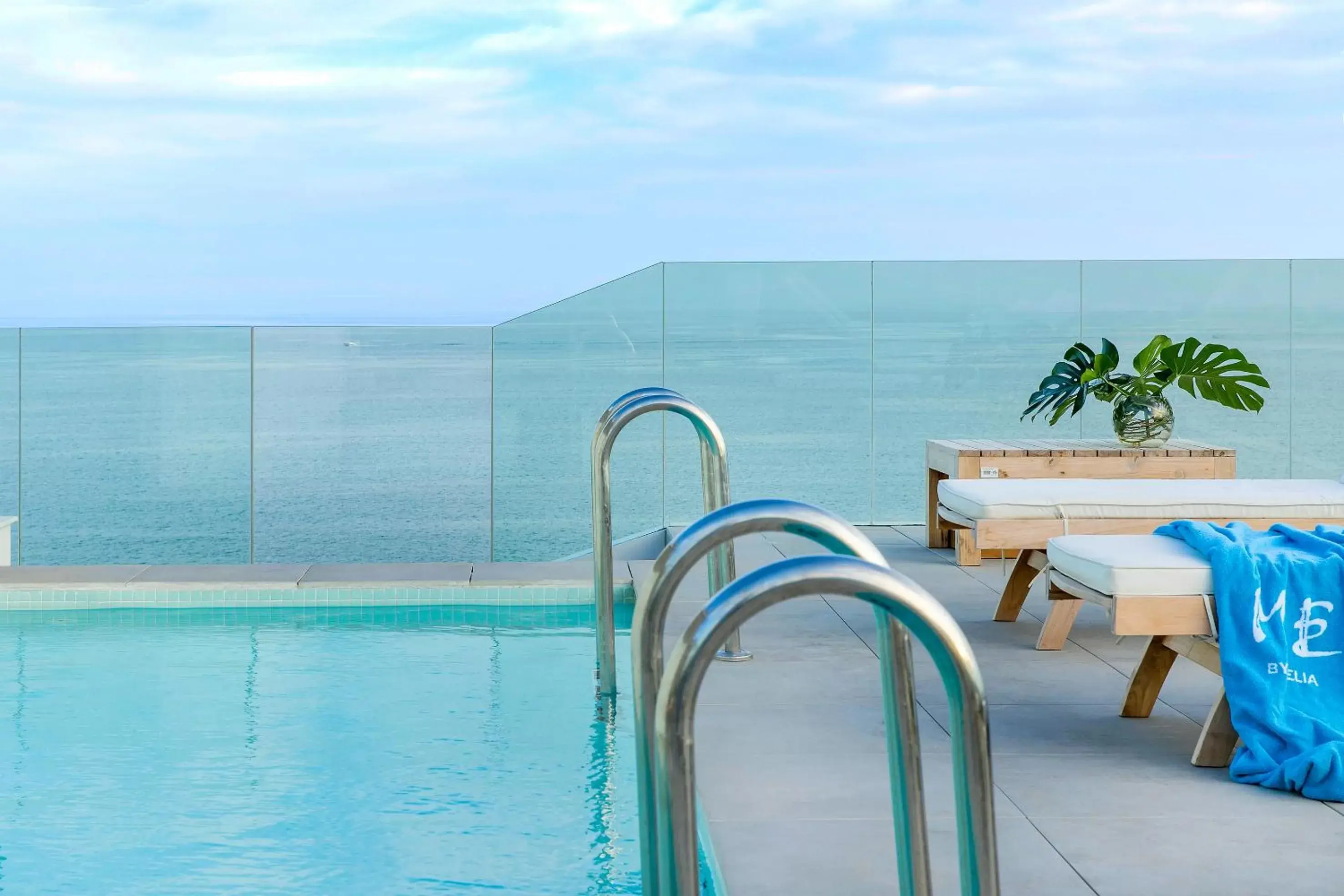 Sea view, Swimming Pool in ME Sitges Terramar