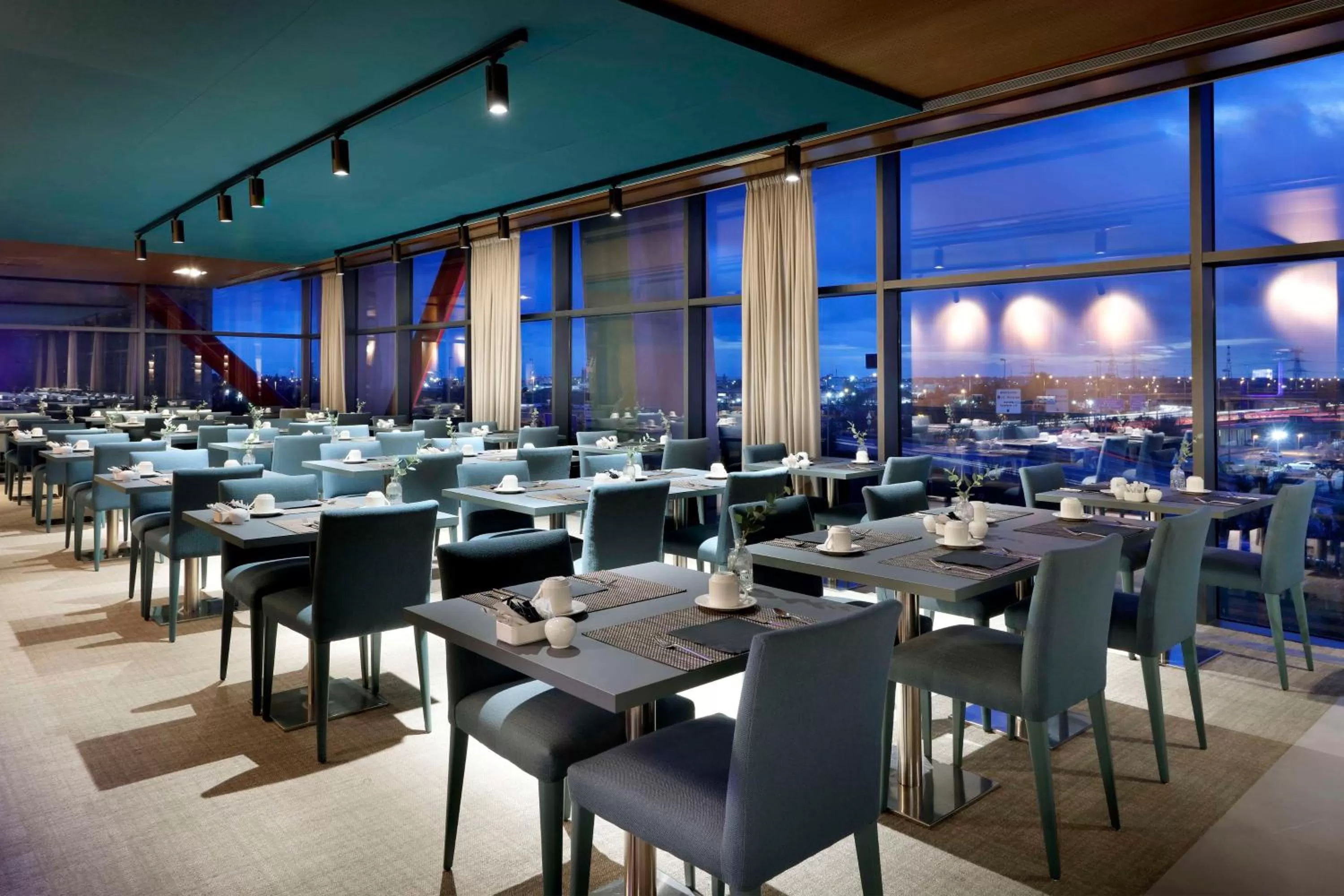 Restaurant/places to eat in Hyatt Regency Barcelona Tower
