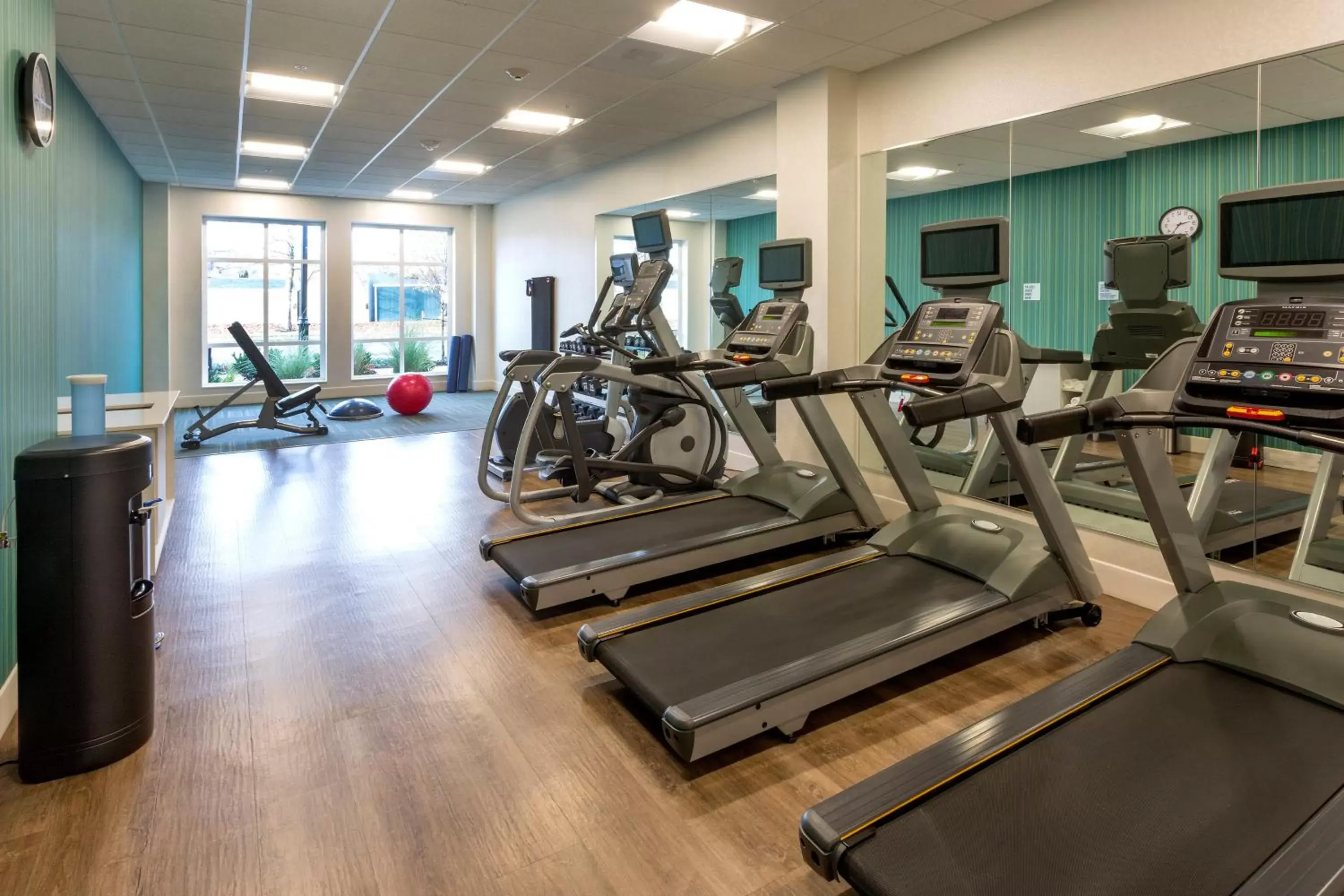 Fitness centre/facilities, Fitness Center/Facilities in Holiday Inn Express & Suites - Seattle South - Tukwila, an IHG Hotel