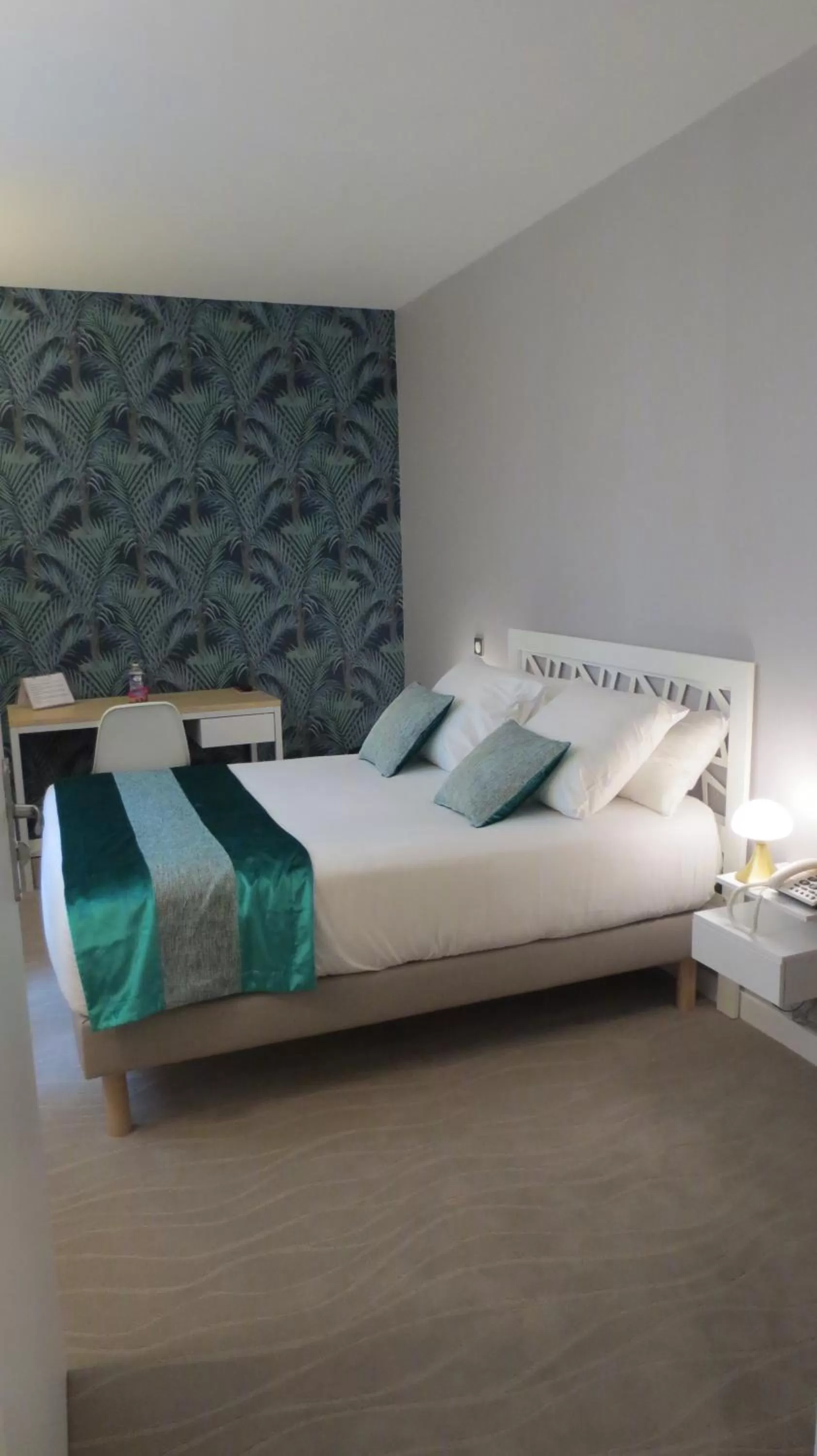 Photo of the whole room, Bed in Hotel Le Relais Saint-Jacques