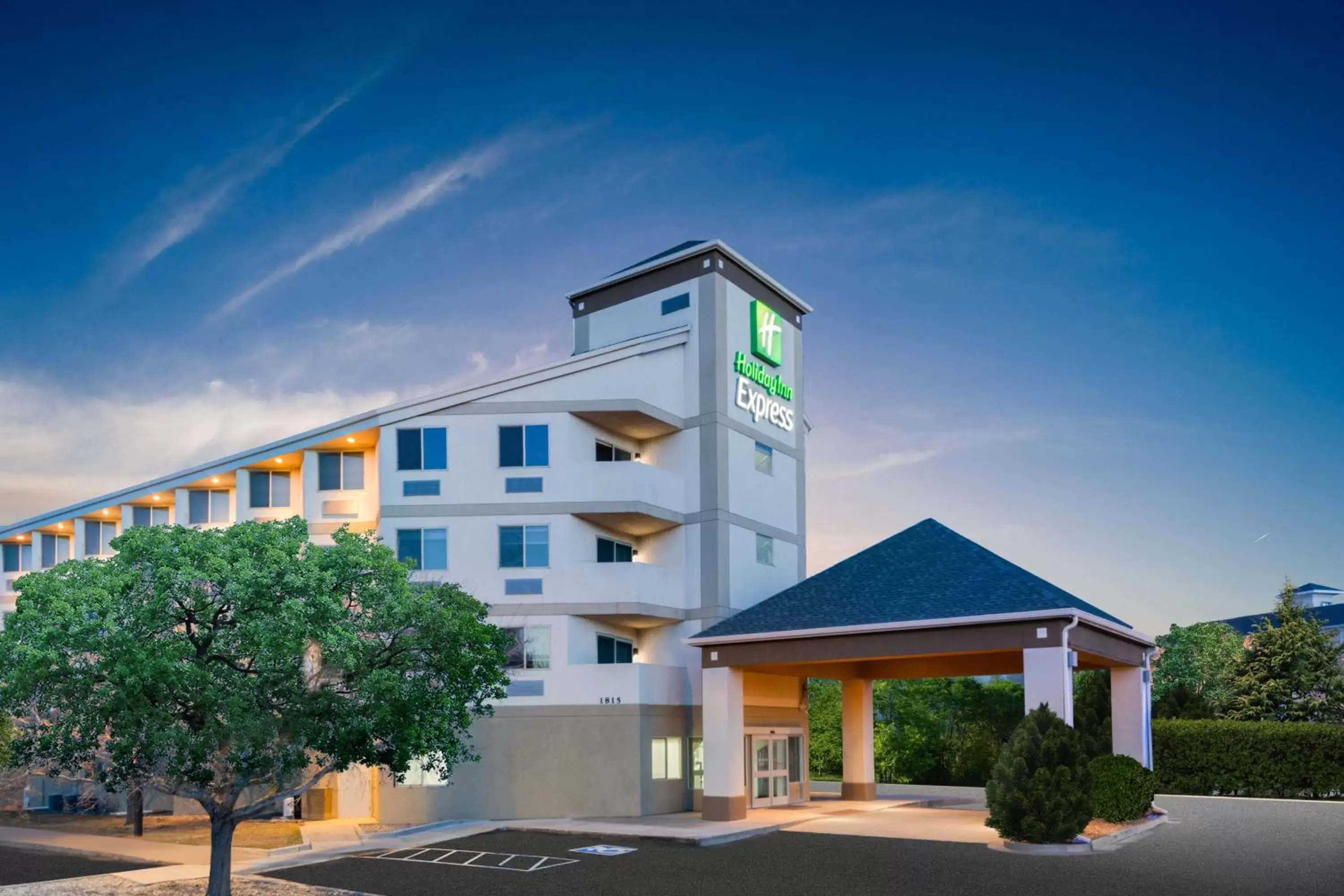 Property Building in Holiday Inn Express & Suites Colorado Springs-Airport, an IHG Hotel