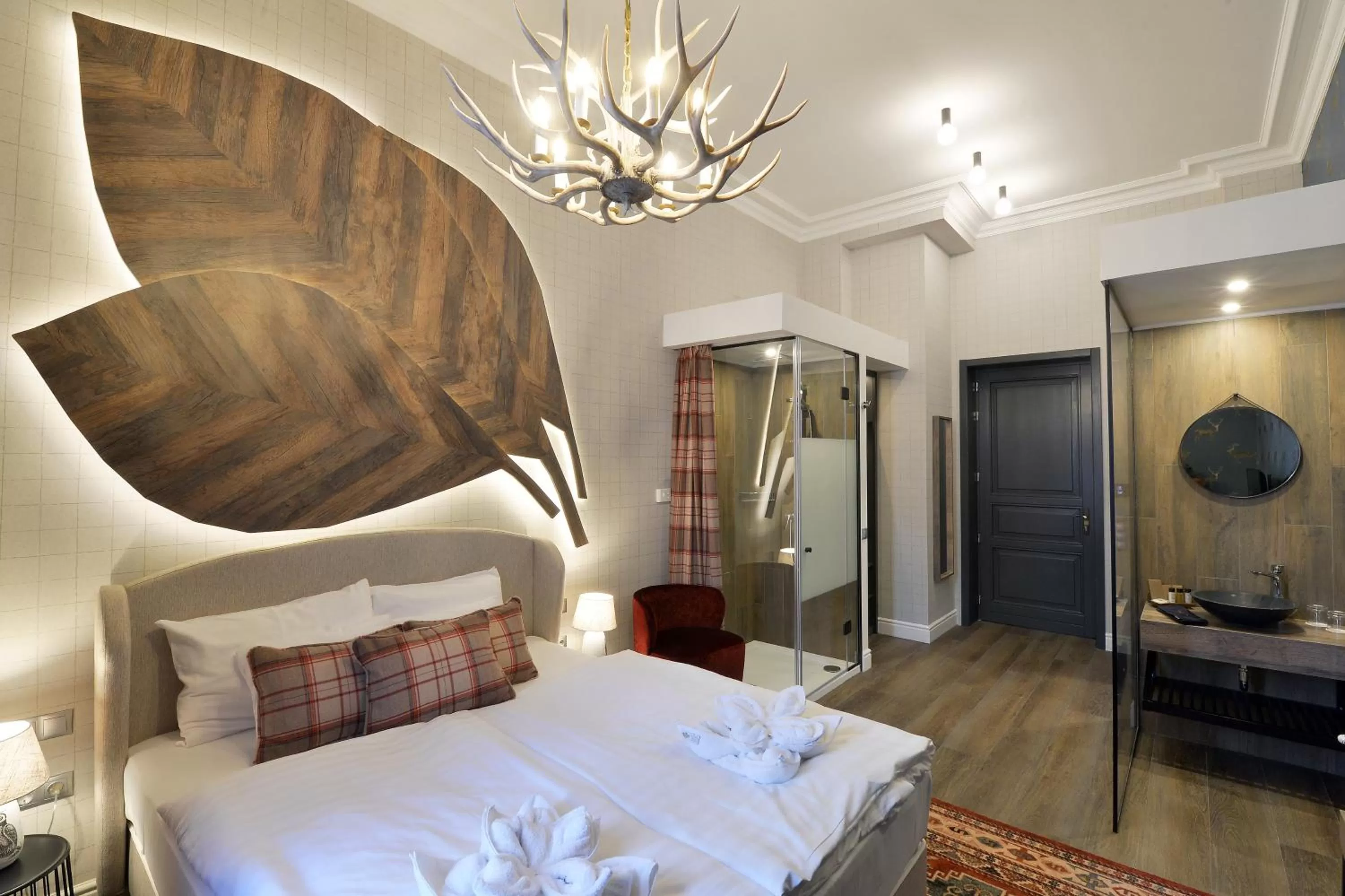 Photo of the whole room, Bed in 1552 Boutique Hotel