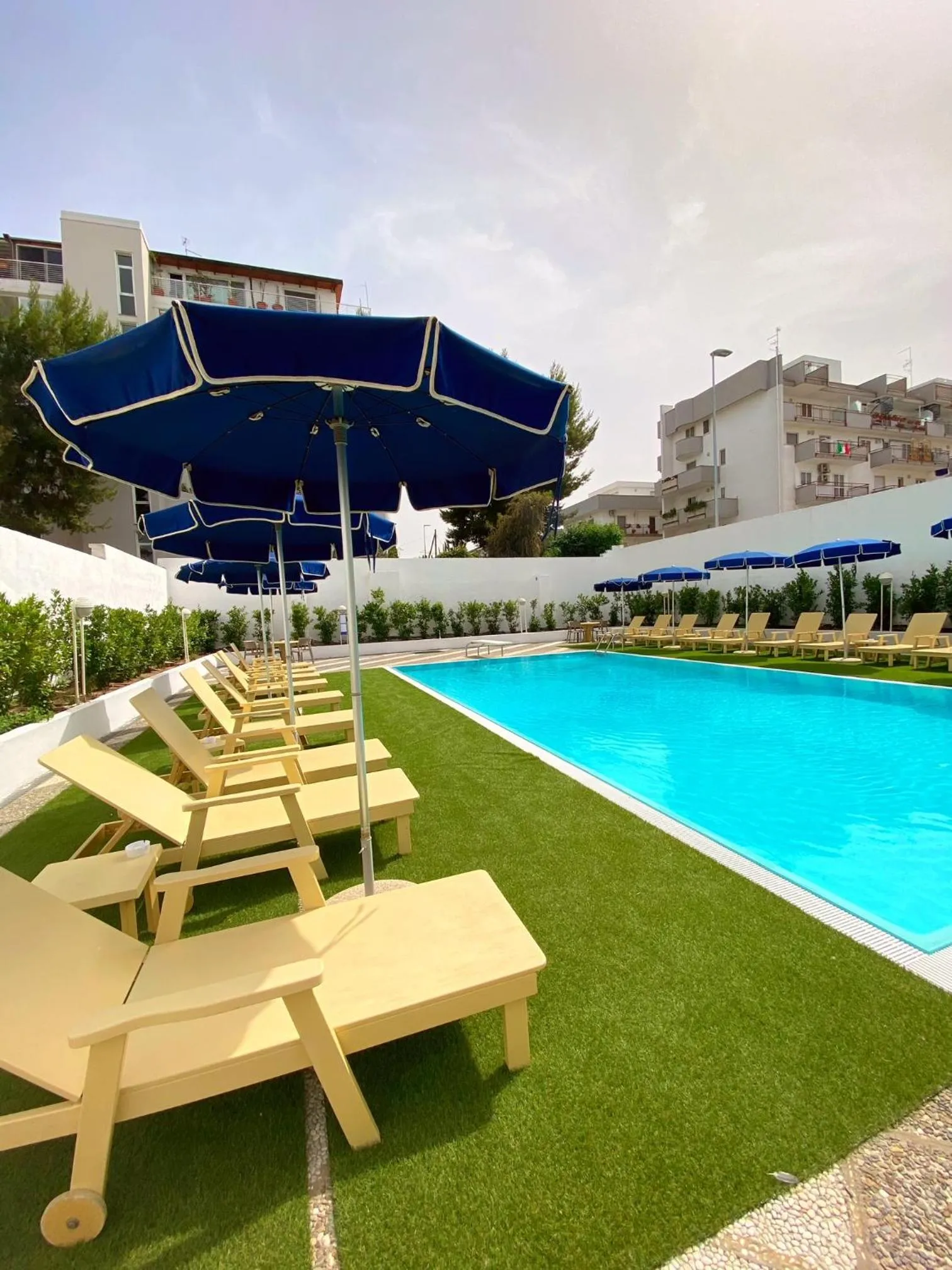 Swimming pool in Vittoria Parc Hotel