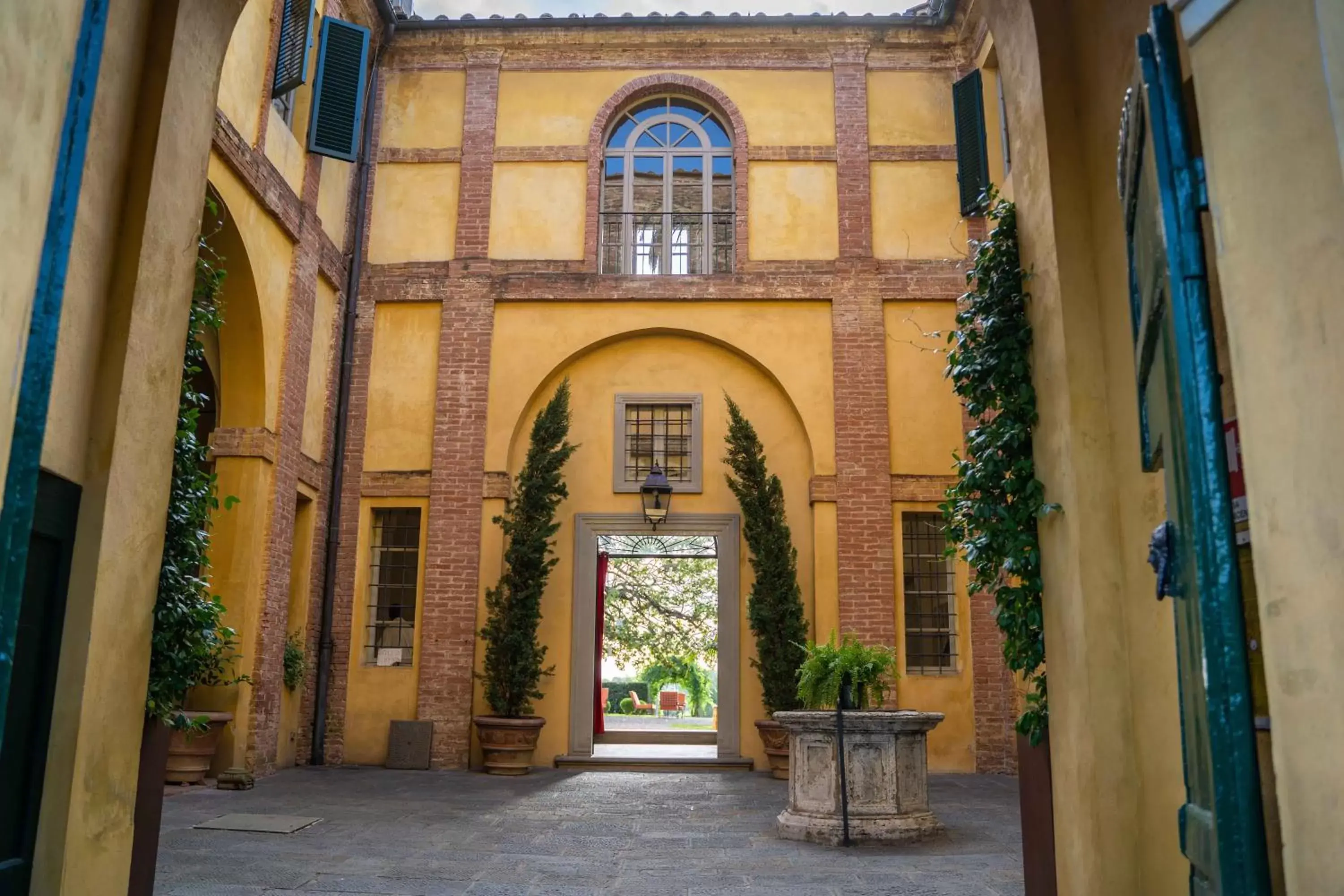 Facade/entrance, Property Building in Hotel Certosa Di Maggiano