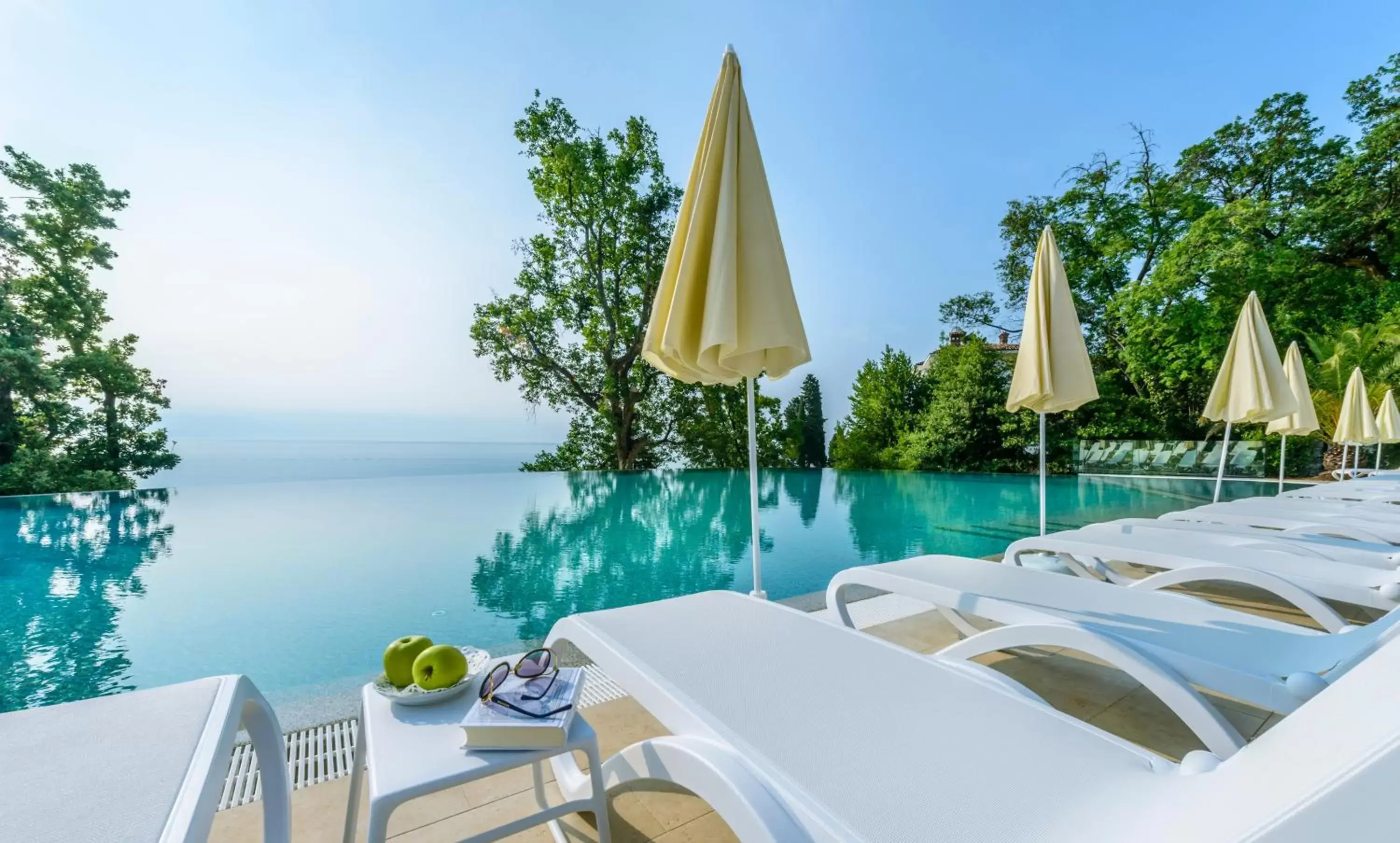 Swimming pool in Grand Hotel Adriatic II