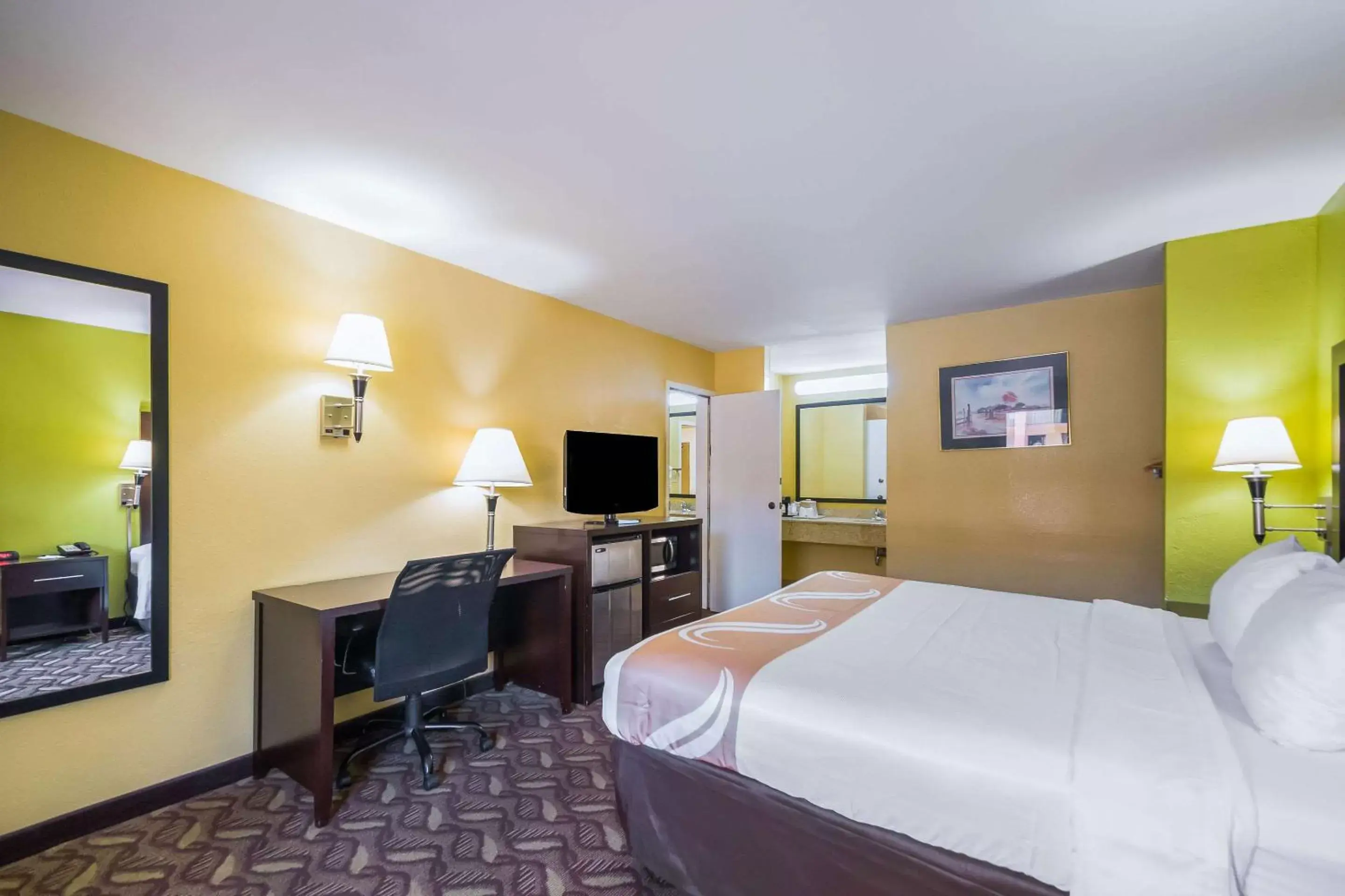 Photo of the whole room in Quality Inn Fredericksburg-Central Park Area