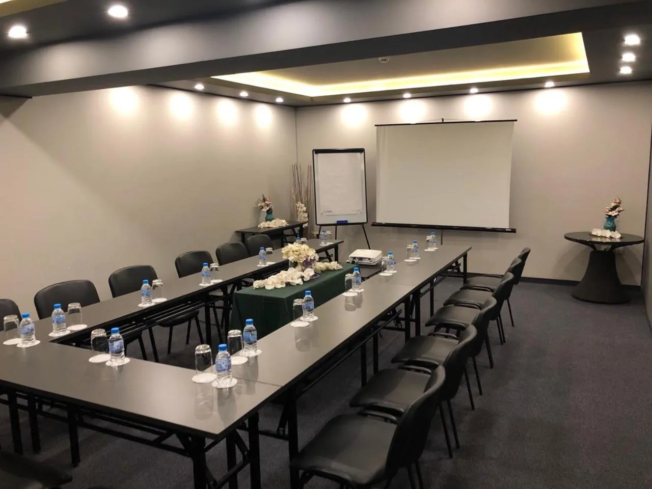 Meeting/conference room in All Seasons Residence Design Hotel - Free parking