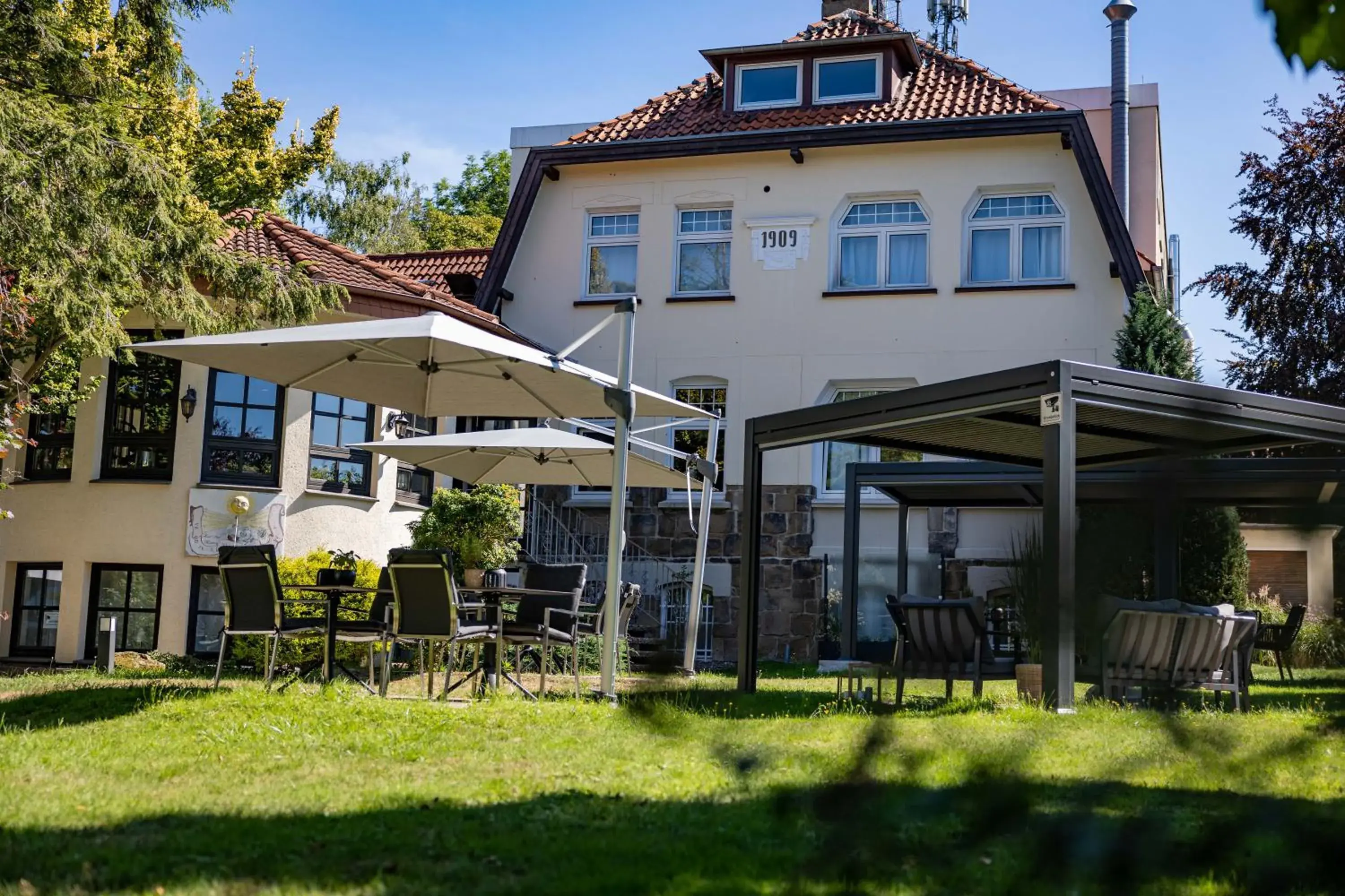 Swimming pool, Property Building in Hotel Stadt Hamburg