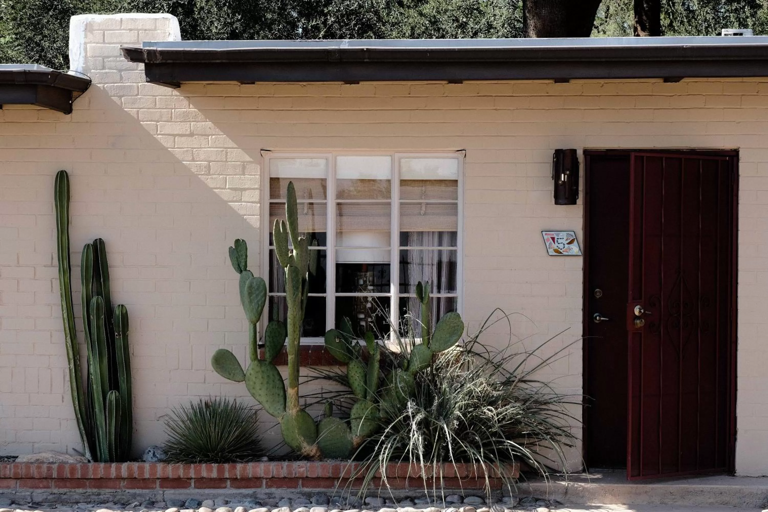 Facade/entrance in The Downtown Clifton Hotel