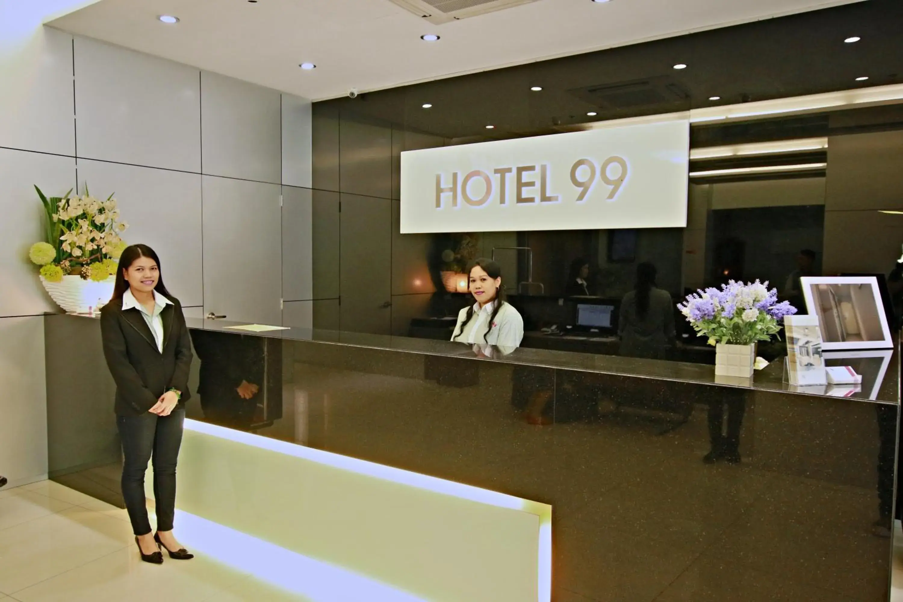 Communal lounge/ TV room, Lobby/Reception in Hotel 99 Kuala Lumpur City