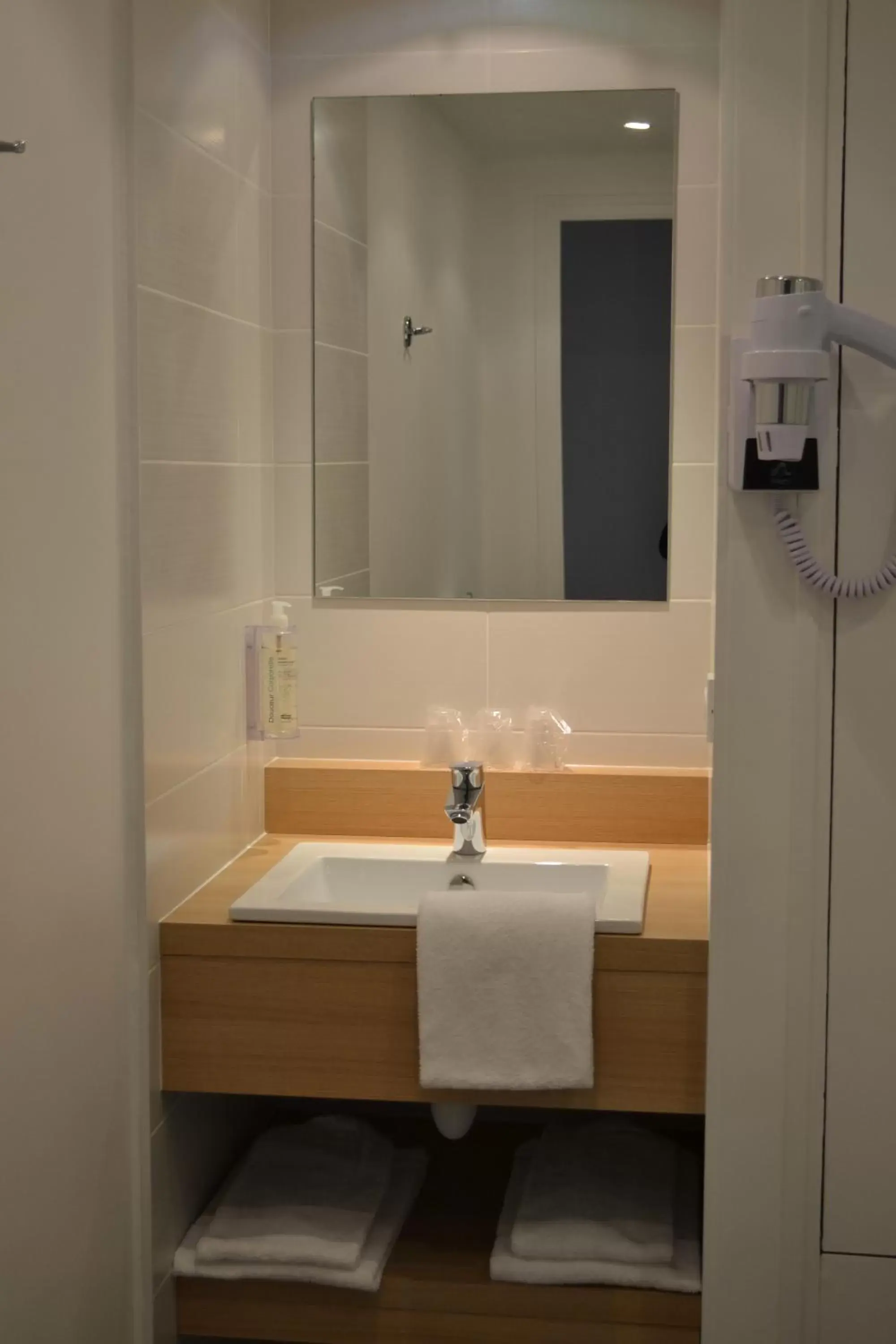 Bathroom in Brit Hotel Les Alizes