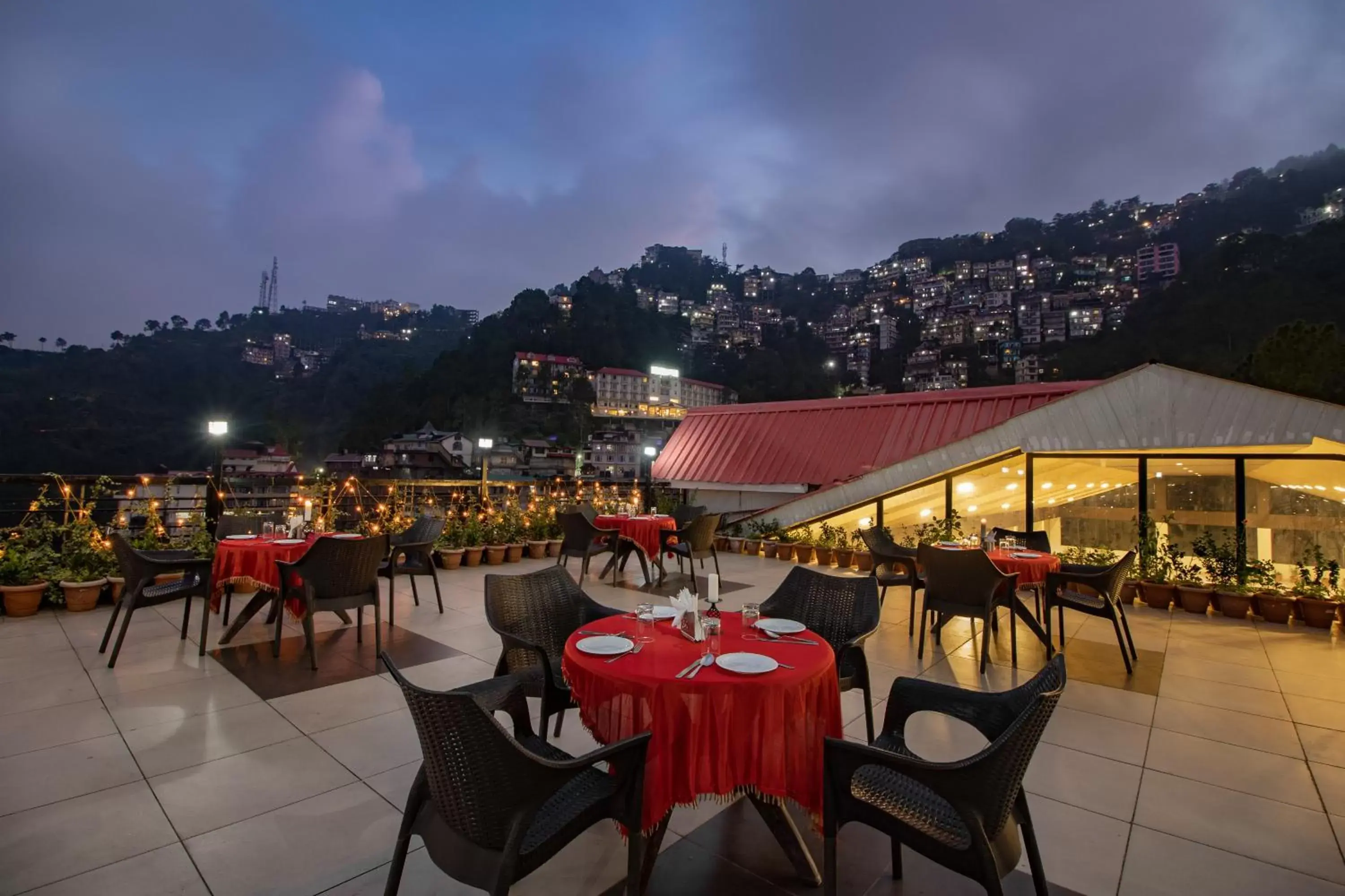 Balcony/Terrace, Restaurant/Places to Eat in Snow Valley Resorts Shimla