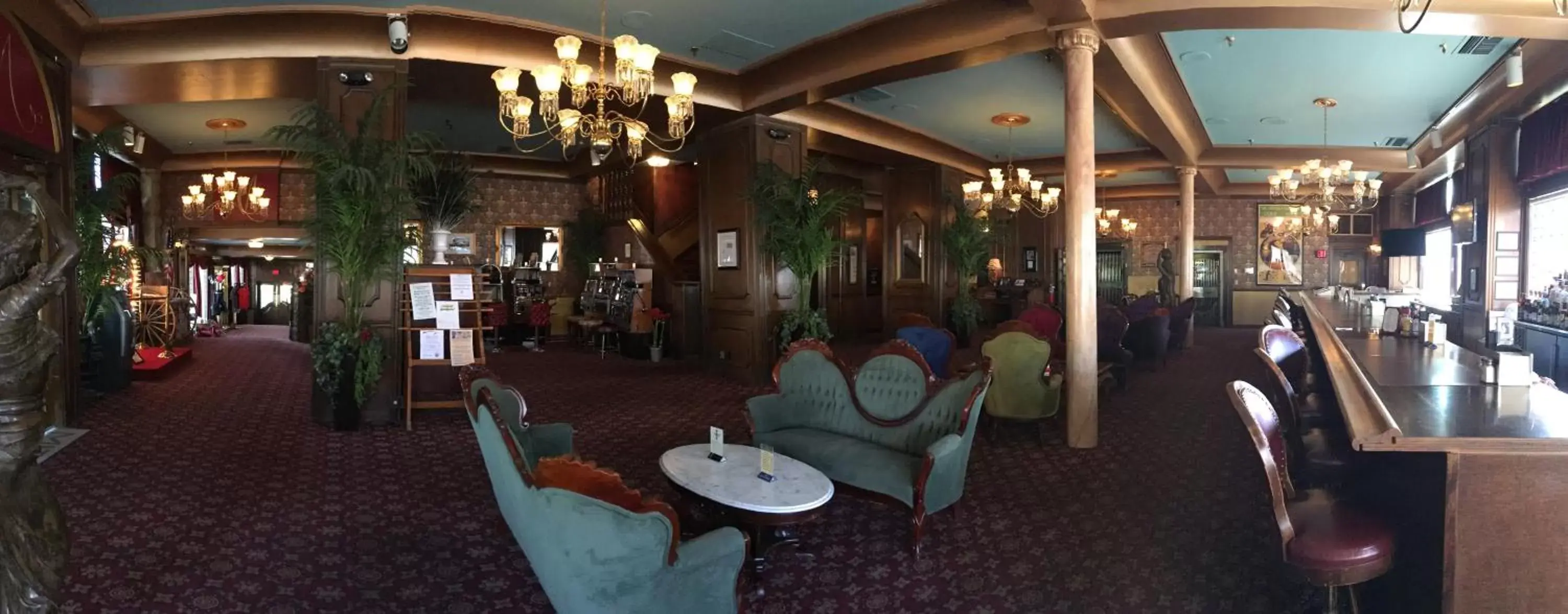 Lounge or bar, Restaurant/Places to Eat in Mizpah Hotel
