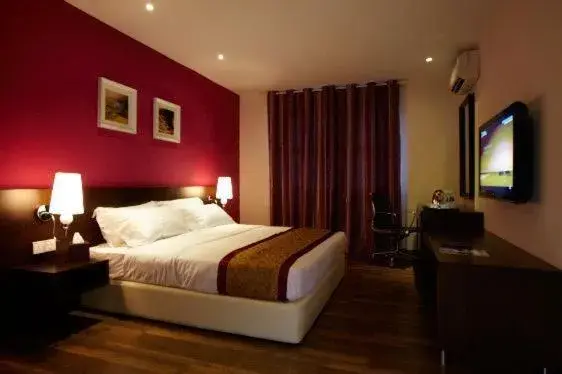 Photo of the whole room, Bed in D Boutique Hotel