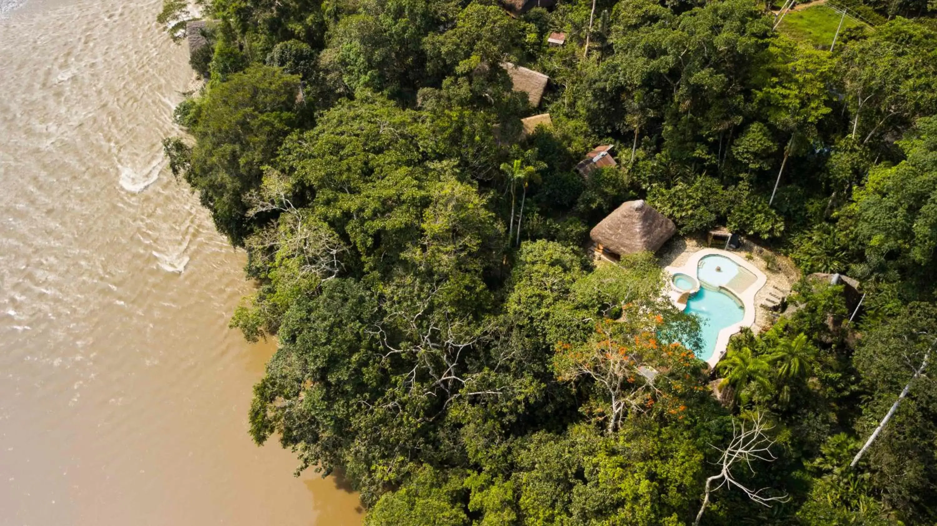 Property building, Bird's-eye View in Selina Amazon Tena