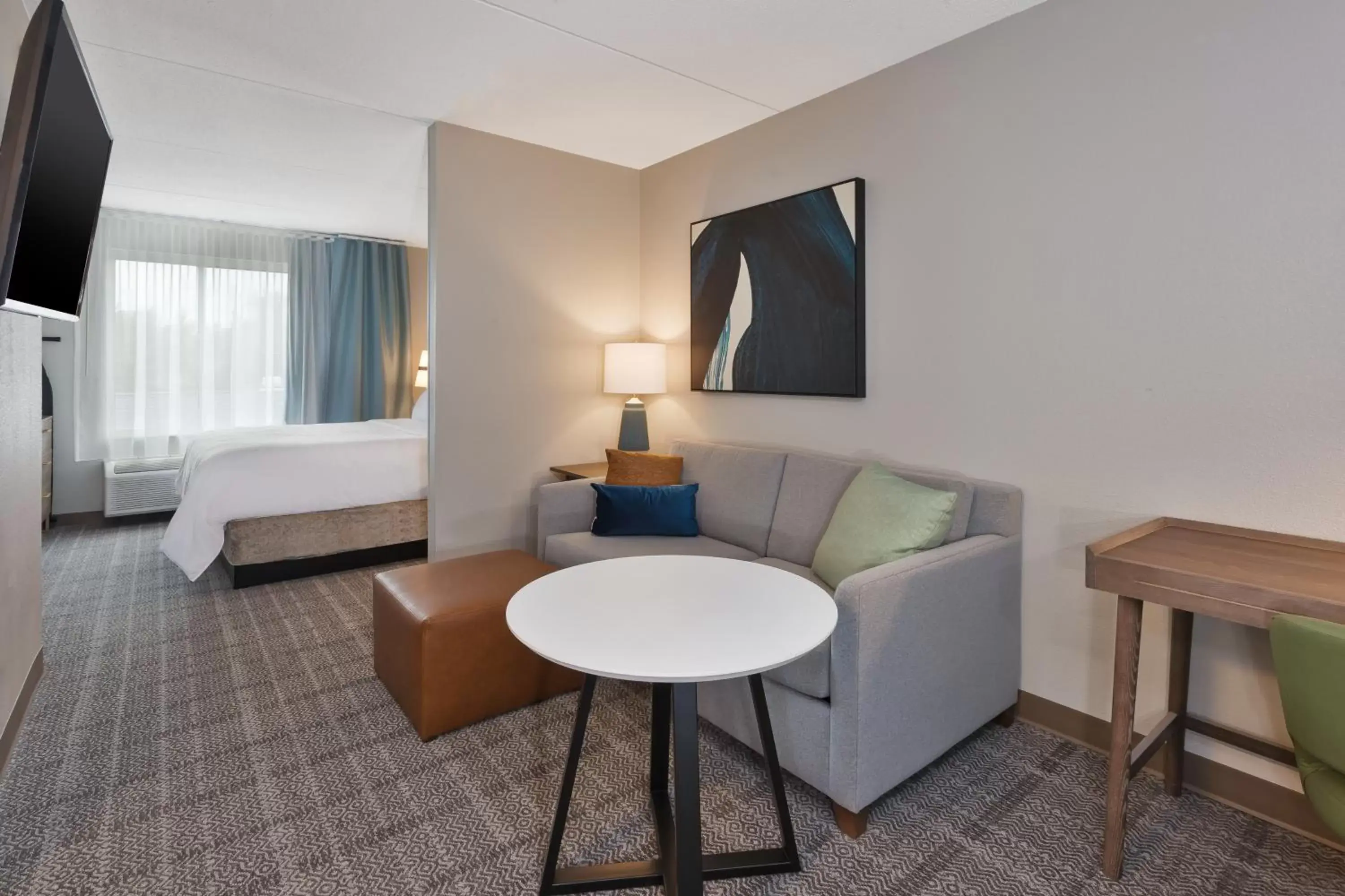 Living room, Seating Area in Staybridge Suites Pittsburgh Airport, an IHG Hotel