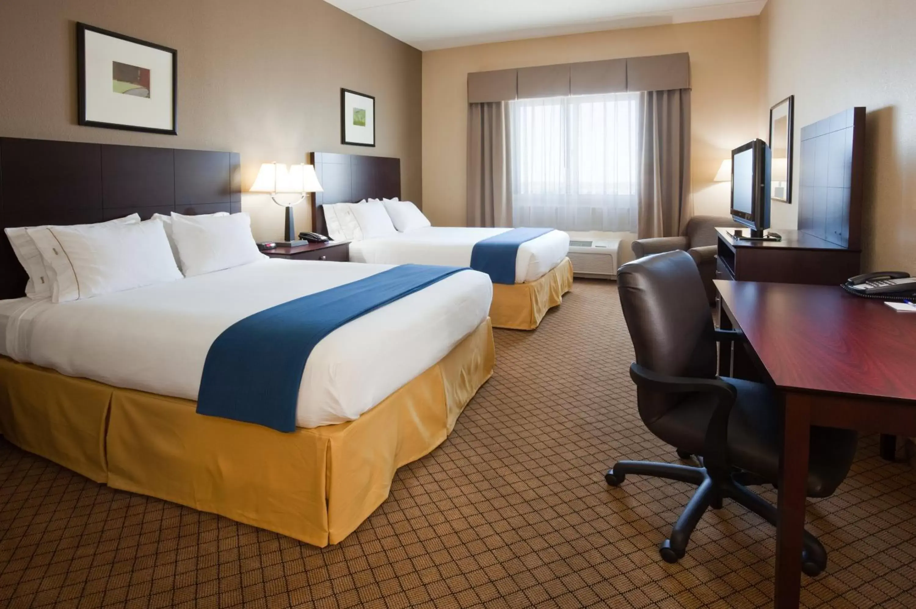 Photo of the whole room in Holiday Inn Express Hotel & Suites Mankato East, an IHG Hotel