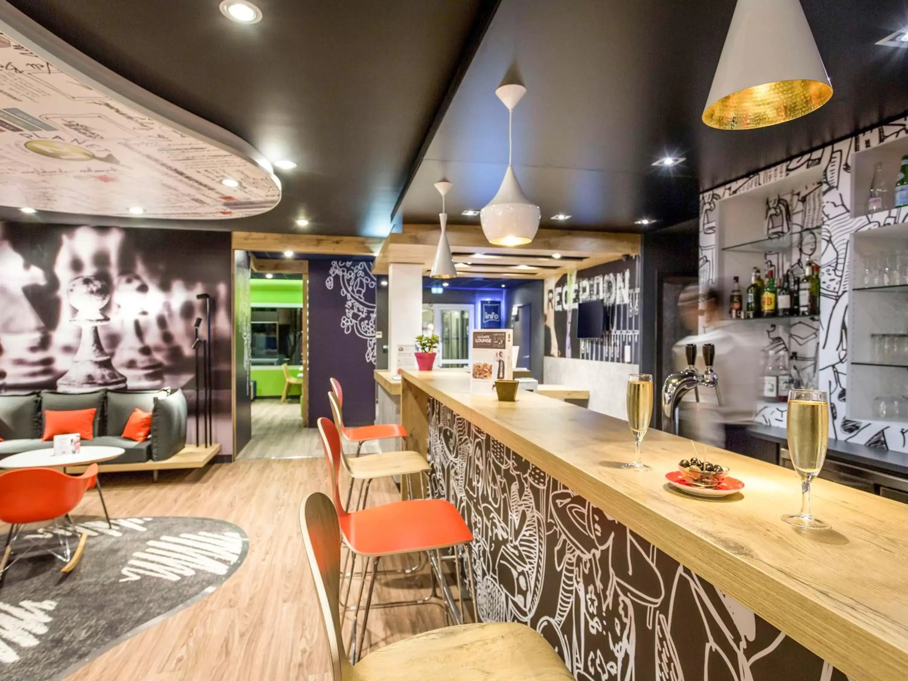 Lounge or bar, Lounge/Bar in ibis Perpignan Sud Saint Charles