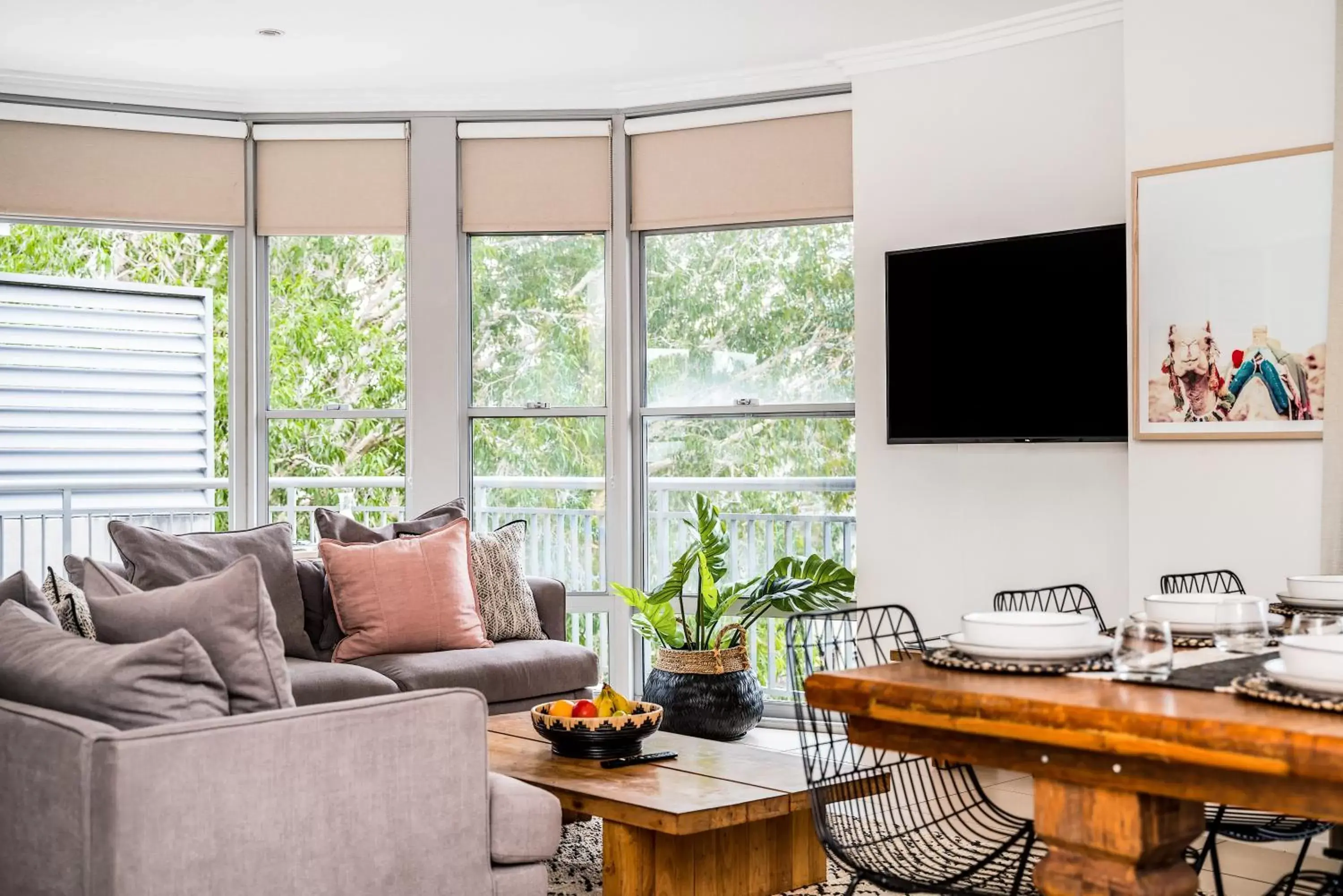 TV and multimedia, Seating Area in Byron Bay Hotel and Apartments