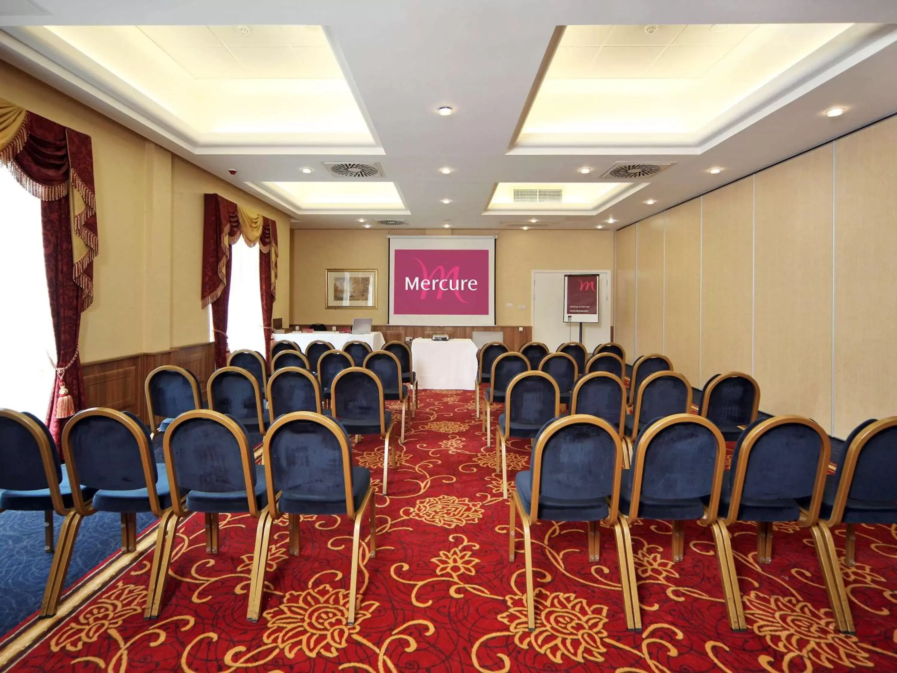 Property building in Mercure Letchworth Hall Hotel