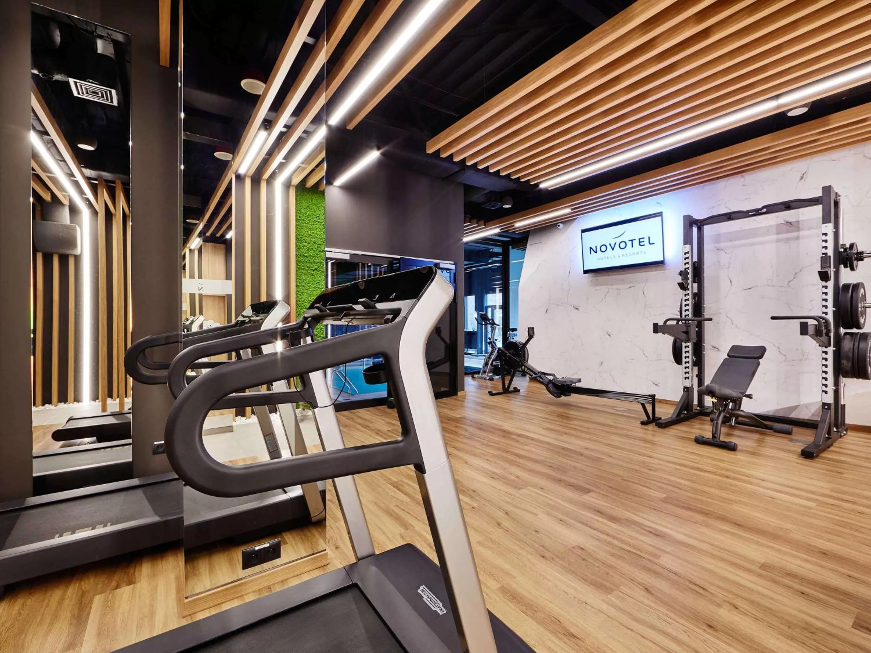 Fitness centre/facilities in Novotel Kraków City West