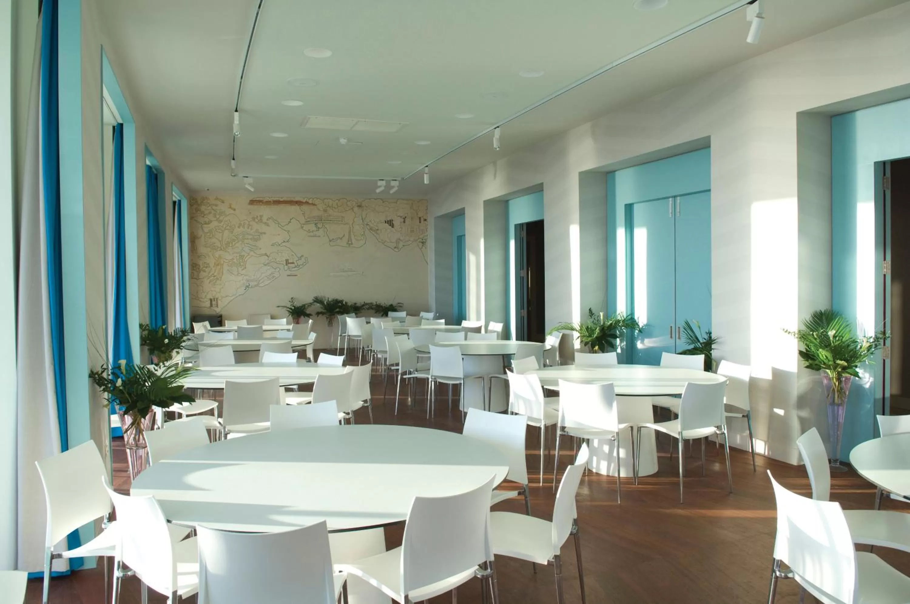 Restaurant/places to eat in The Midland