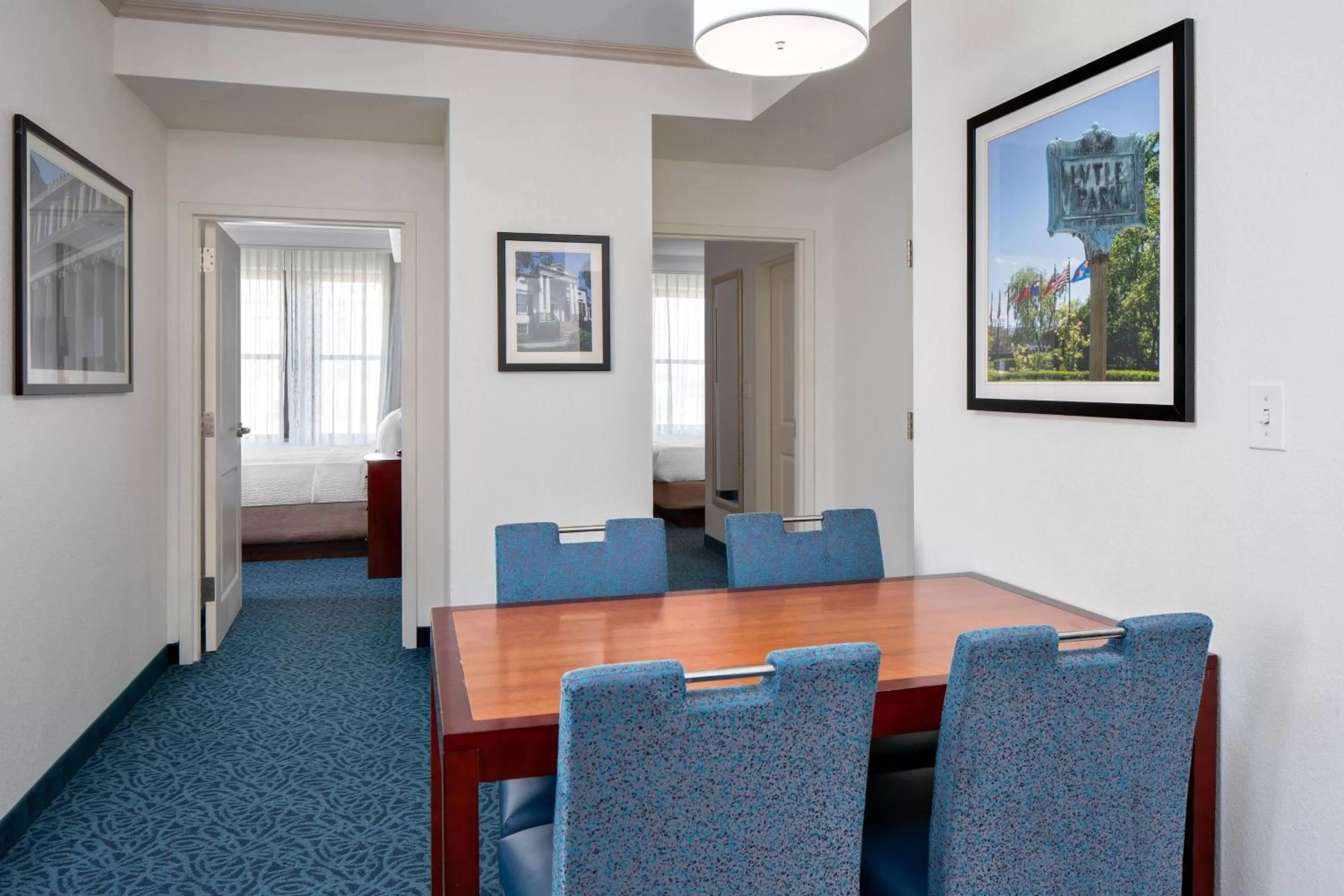 Bedroom in Residence Inn by Marriott Cincinnati Downtown/The Phelps