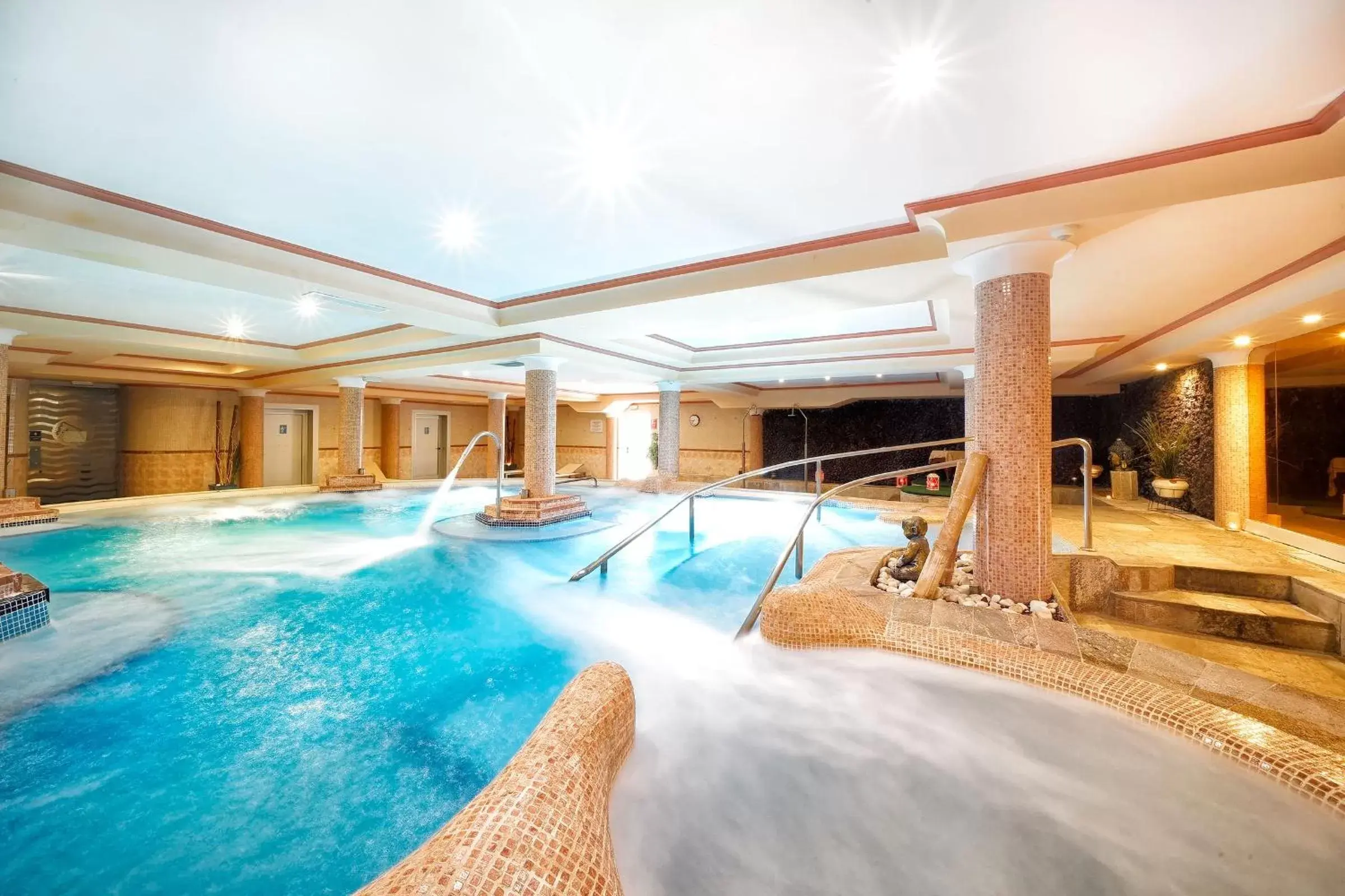 Spa and wellness centre/facilities, Swimming Pool in BULL Vital Suites & Spa