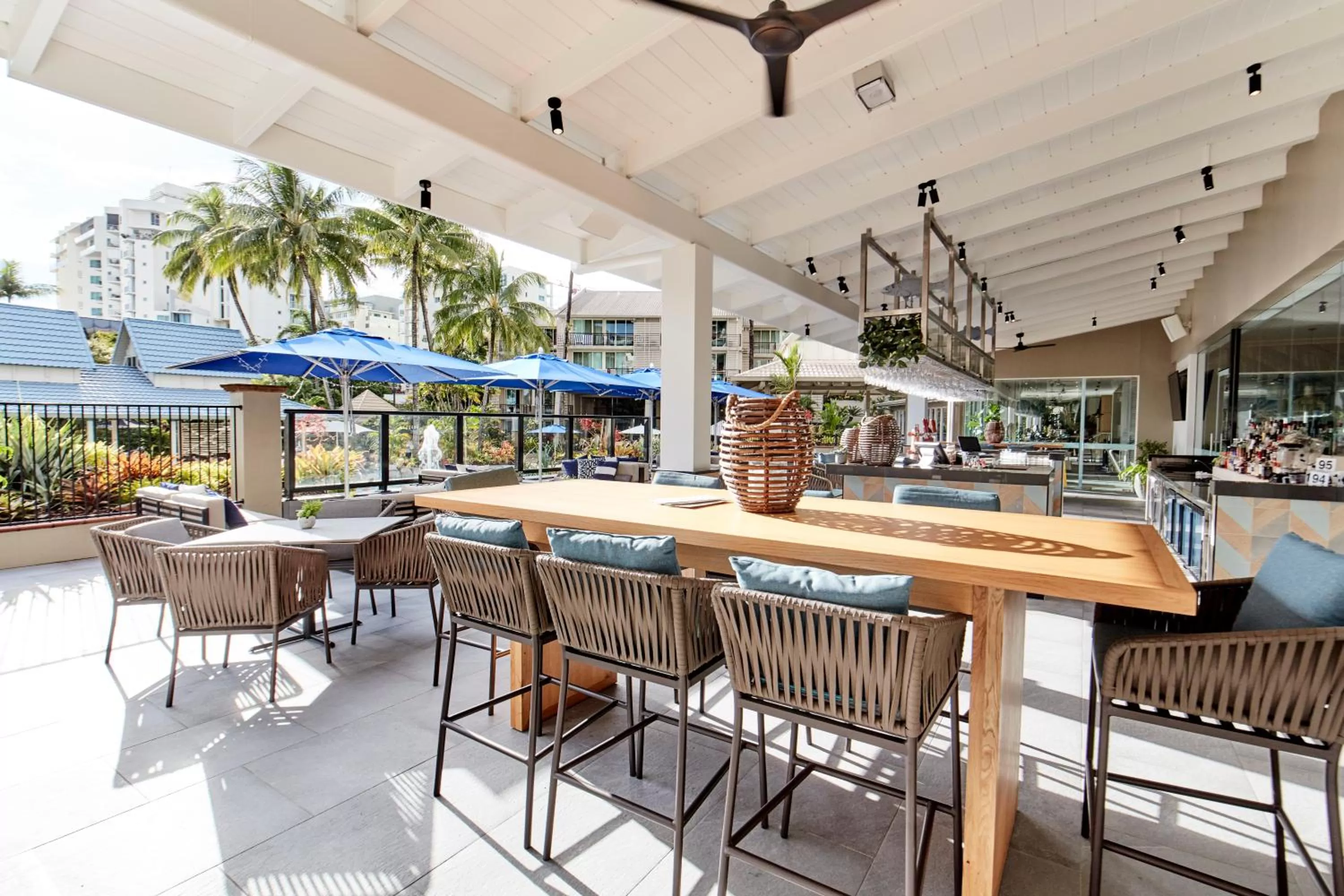 Restaurant/places to eat in Novotel Cairns Oasis Resort
