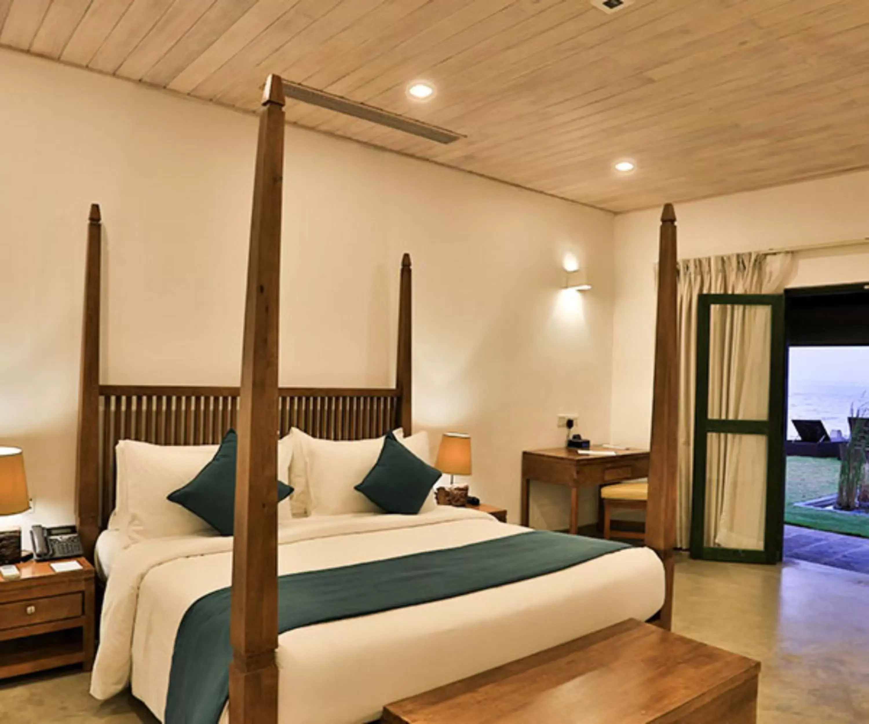 Bed in Regenta Arie Lagoon Negombo